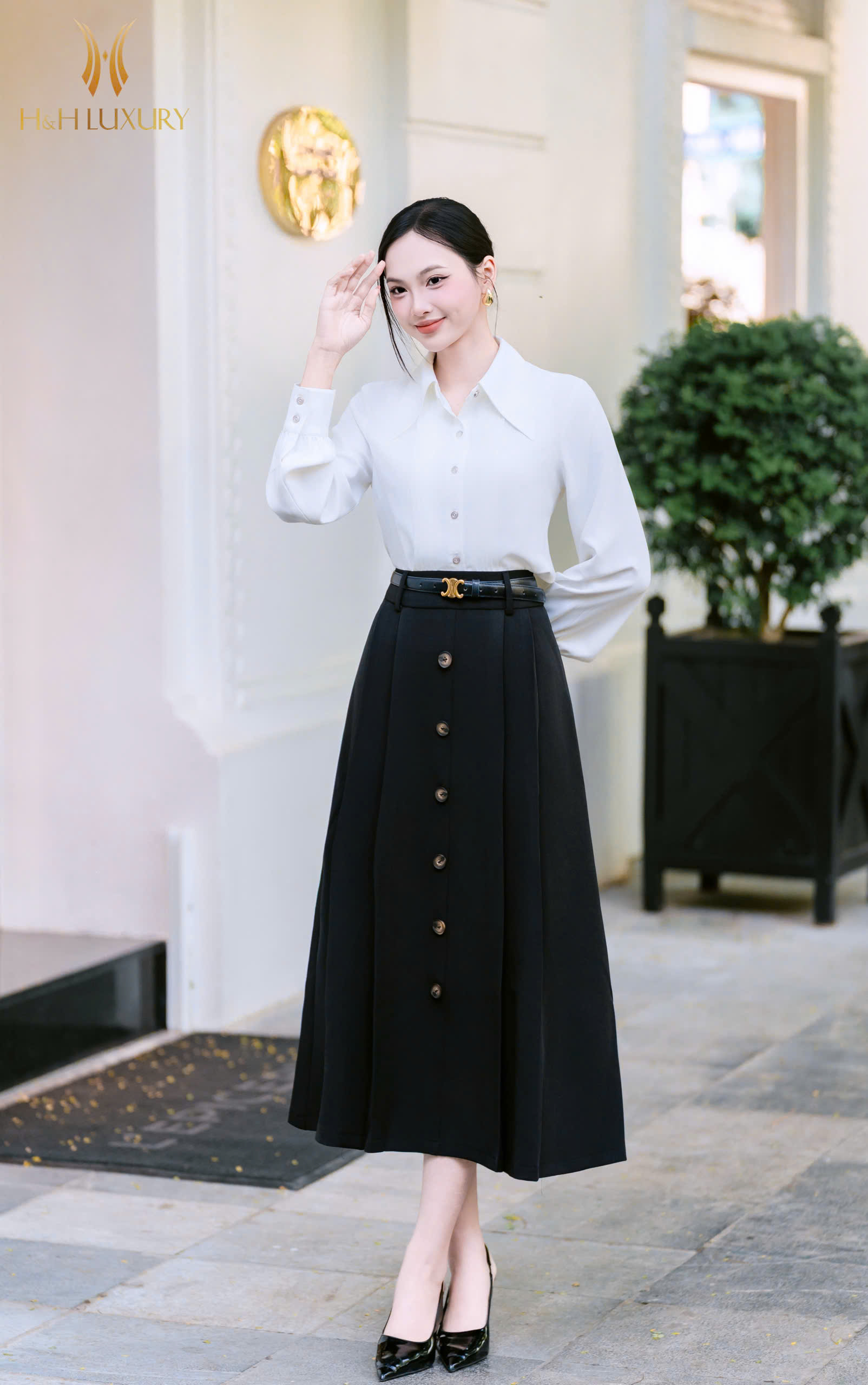 SƠ MI TRẮNG CỔ ĐỨC XẾP LY THÂN