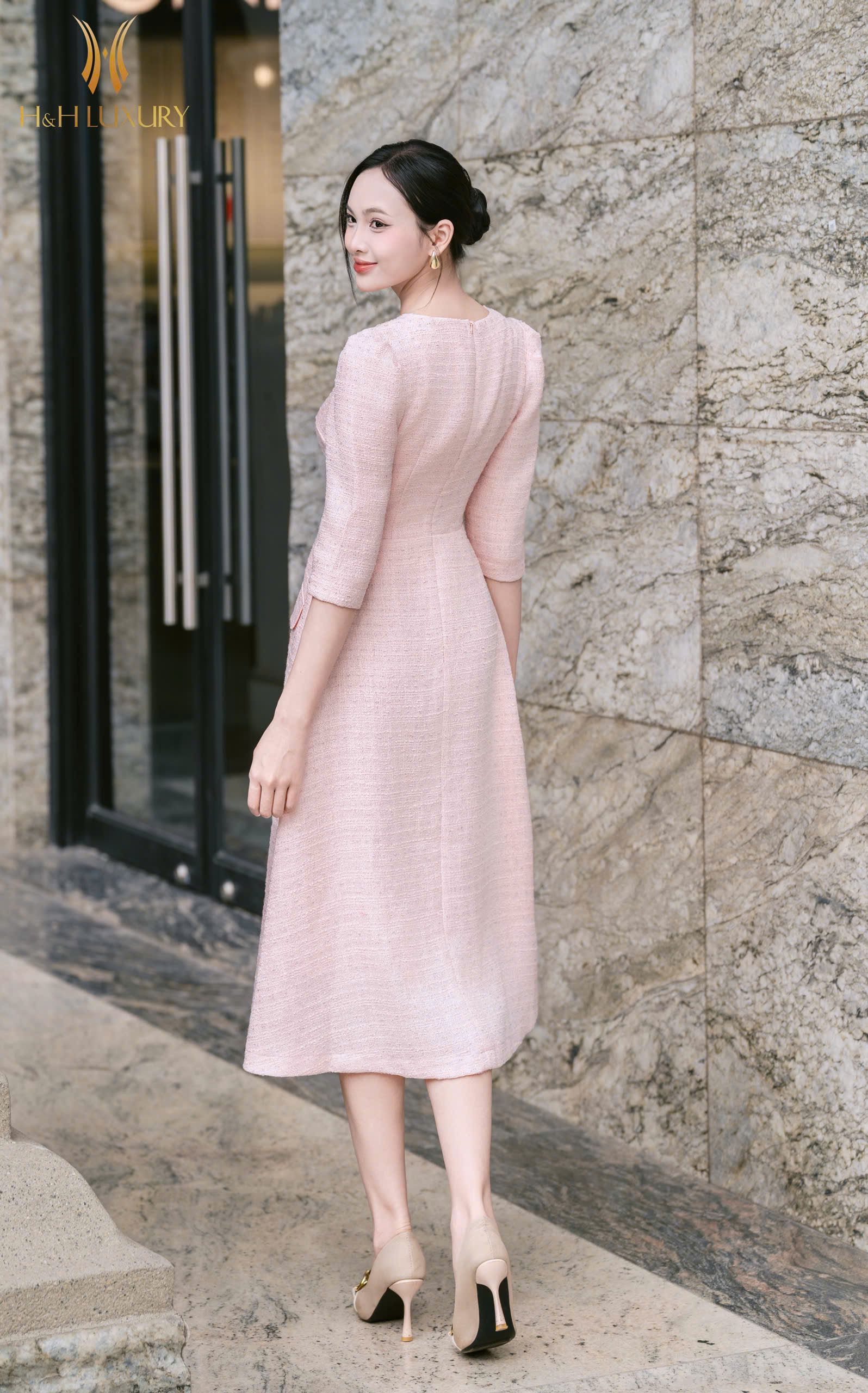 ĐẦM DẠ TWEED HỒNG ĐÍNH CÚC