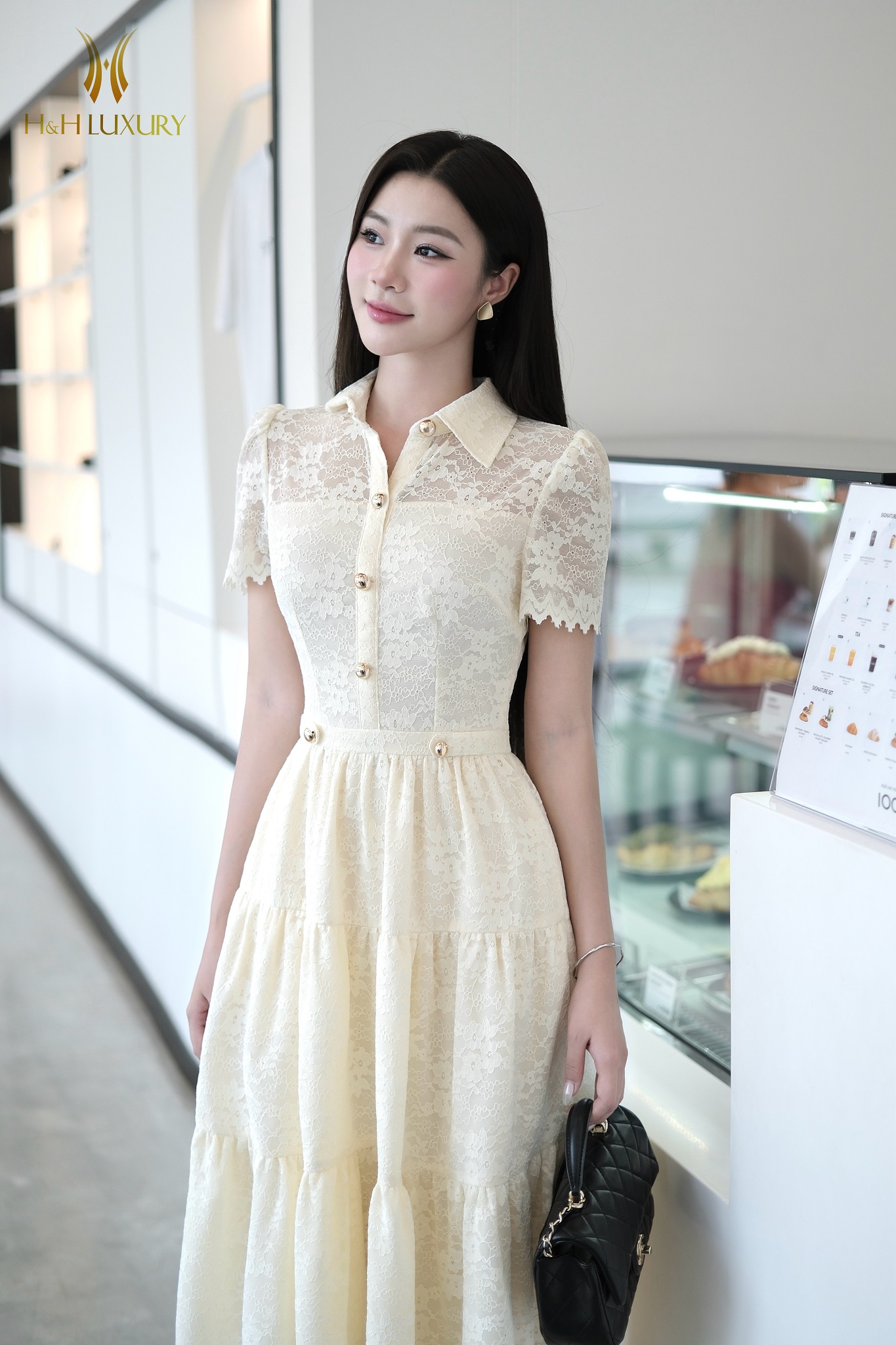 ĐẦM REN CỔ ĐỨC TÔNG KEM ĐÍNH CÚC