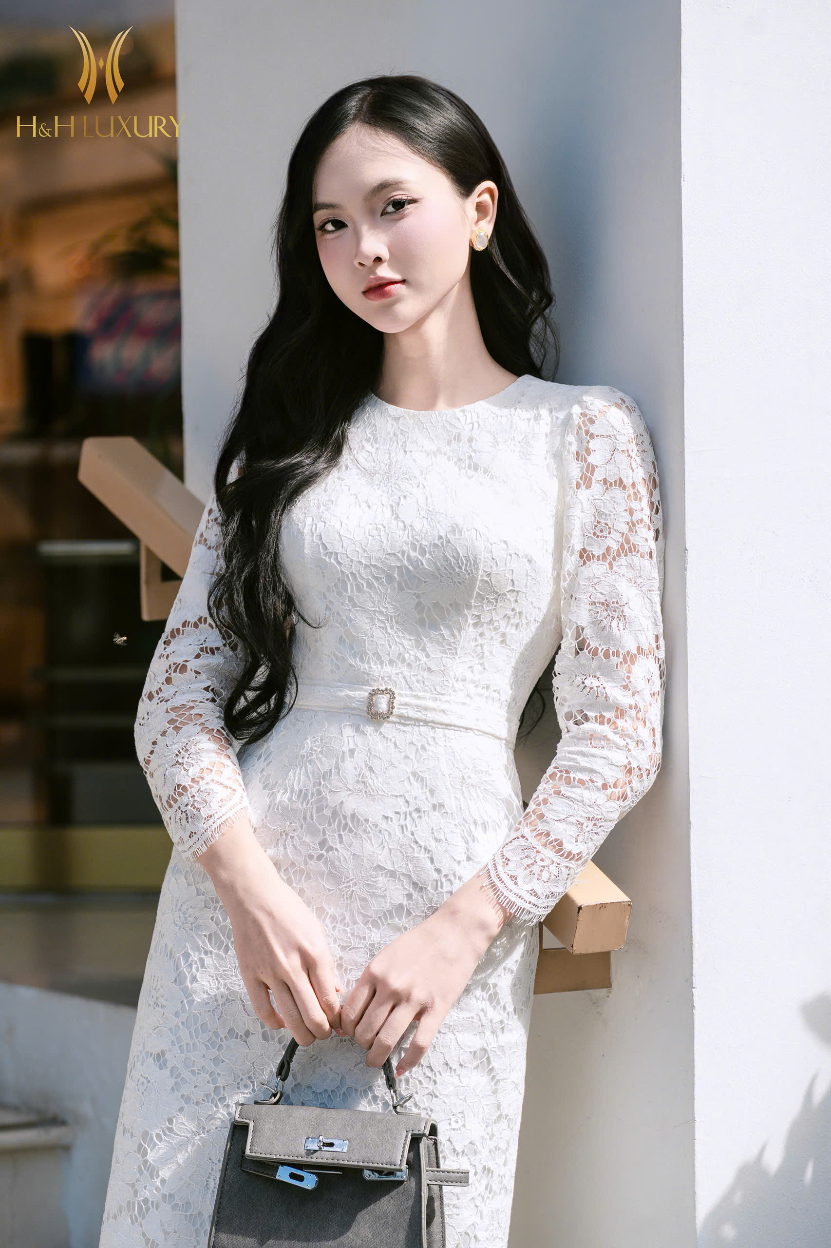 ĐẦM BÚT CHÌ REN TRẮNG ĐAI EO