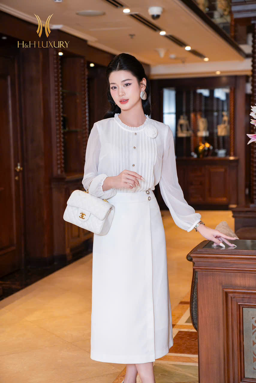 ÁO SƠ MI TRẮNG TÔN MÍ NGỰC ĐÍNH HOA