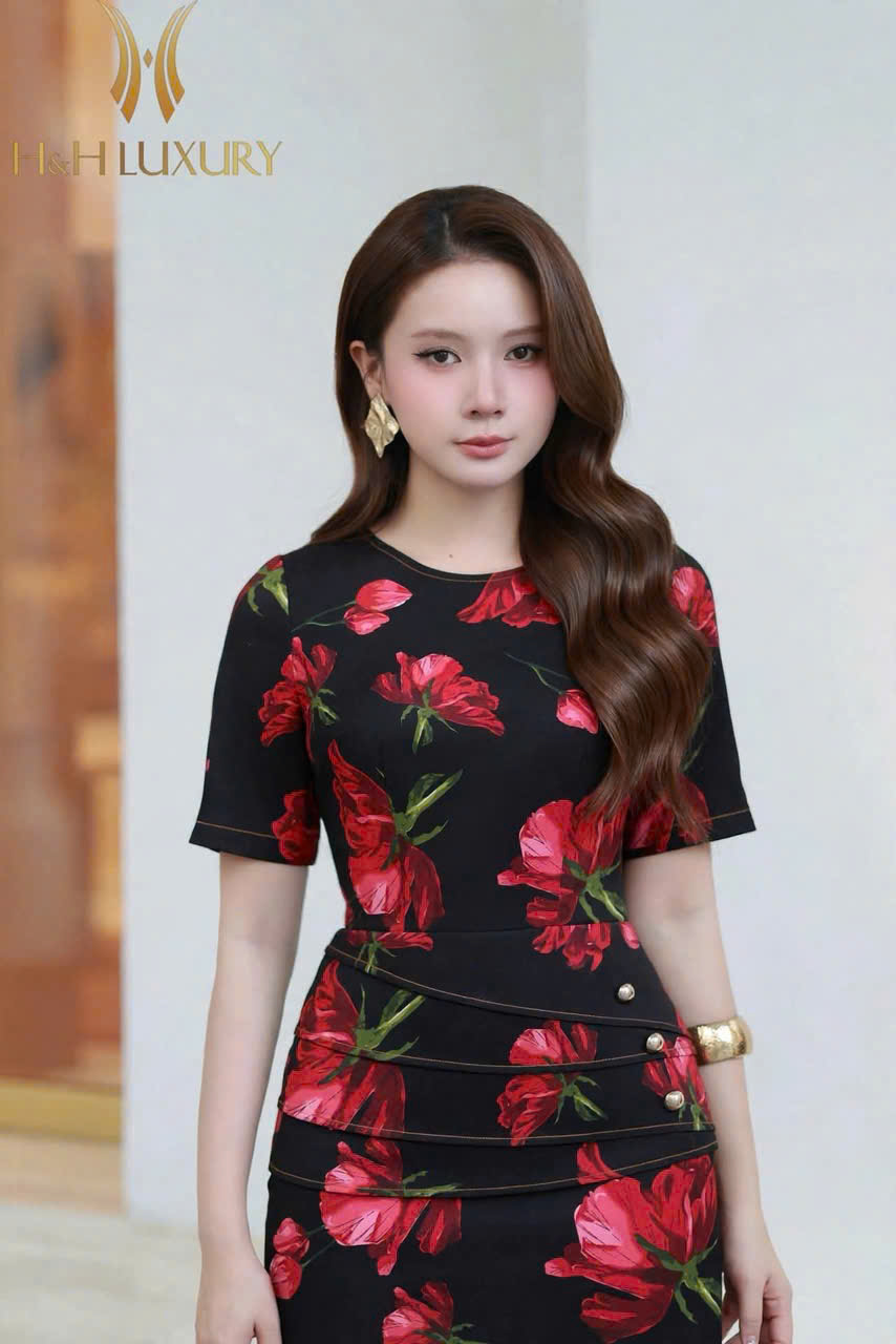 ĐẦM BÚT CHÌ SUÔNG HOA ĐỎ NHUNG