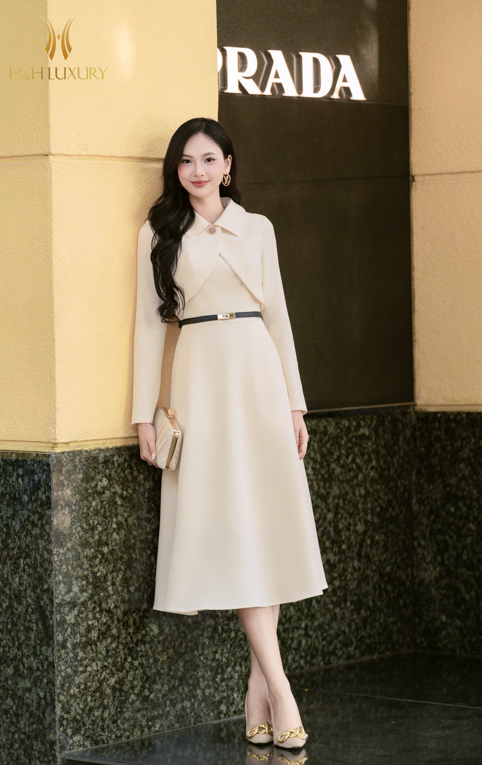 ĐẦM XÒE KEM TÀ NGỰC ĐÍNH KHUY ĐÁ