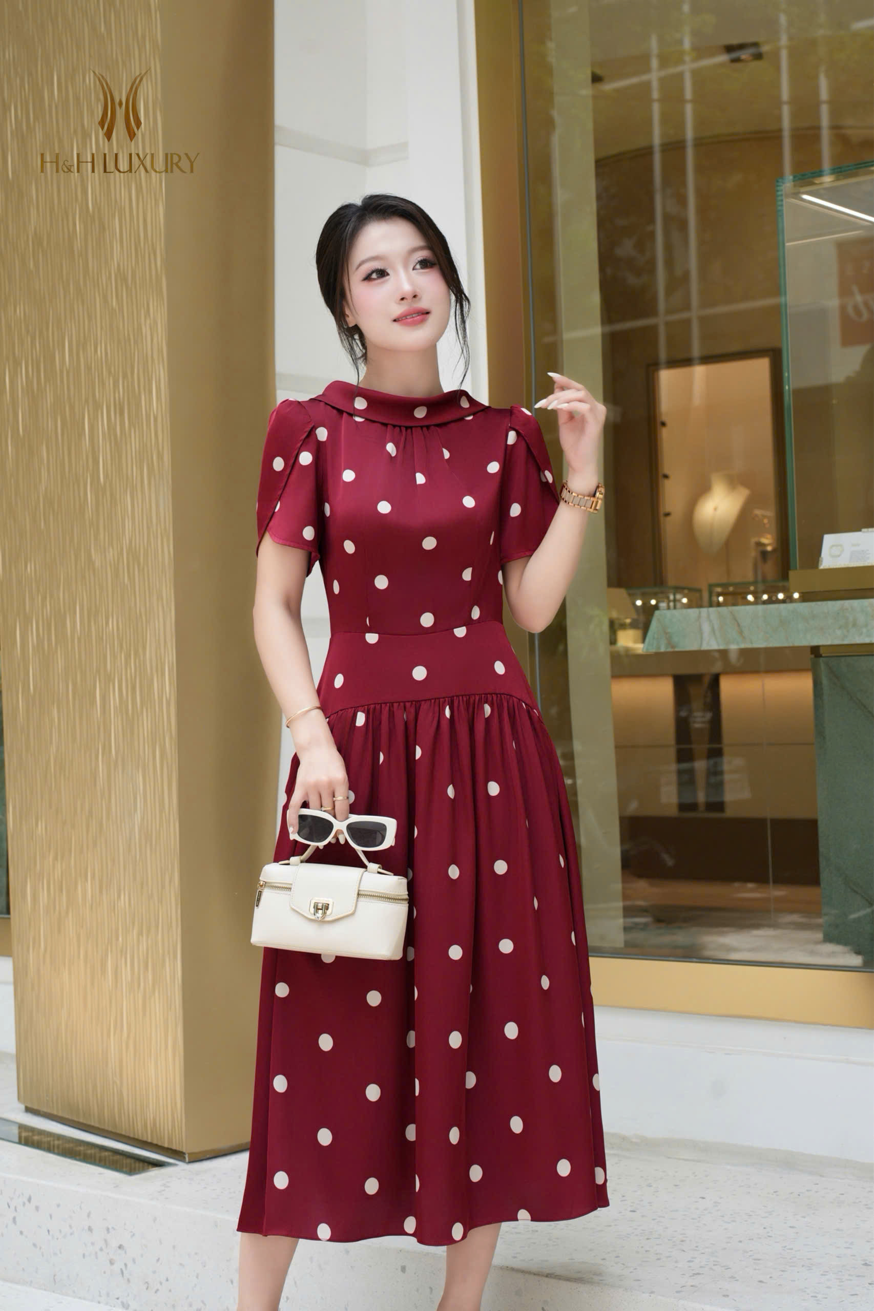 ĐẦM LỤA BI ĐỎ ĐÔ CỔ V SAU