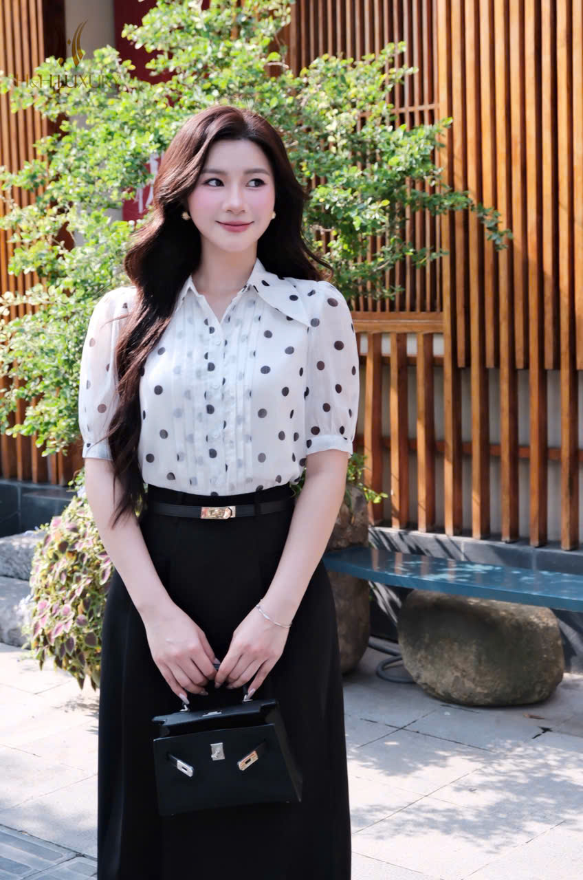 ÁO CHẤM BI CỔ ĐỨC XẾP LY THÂN