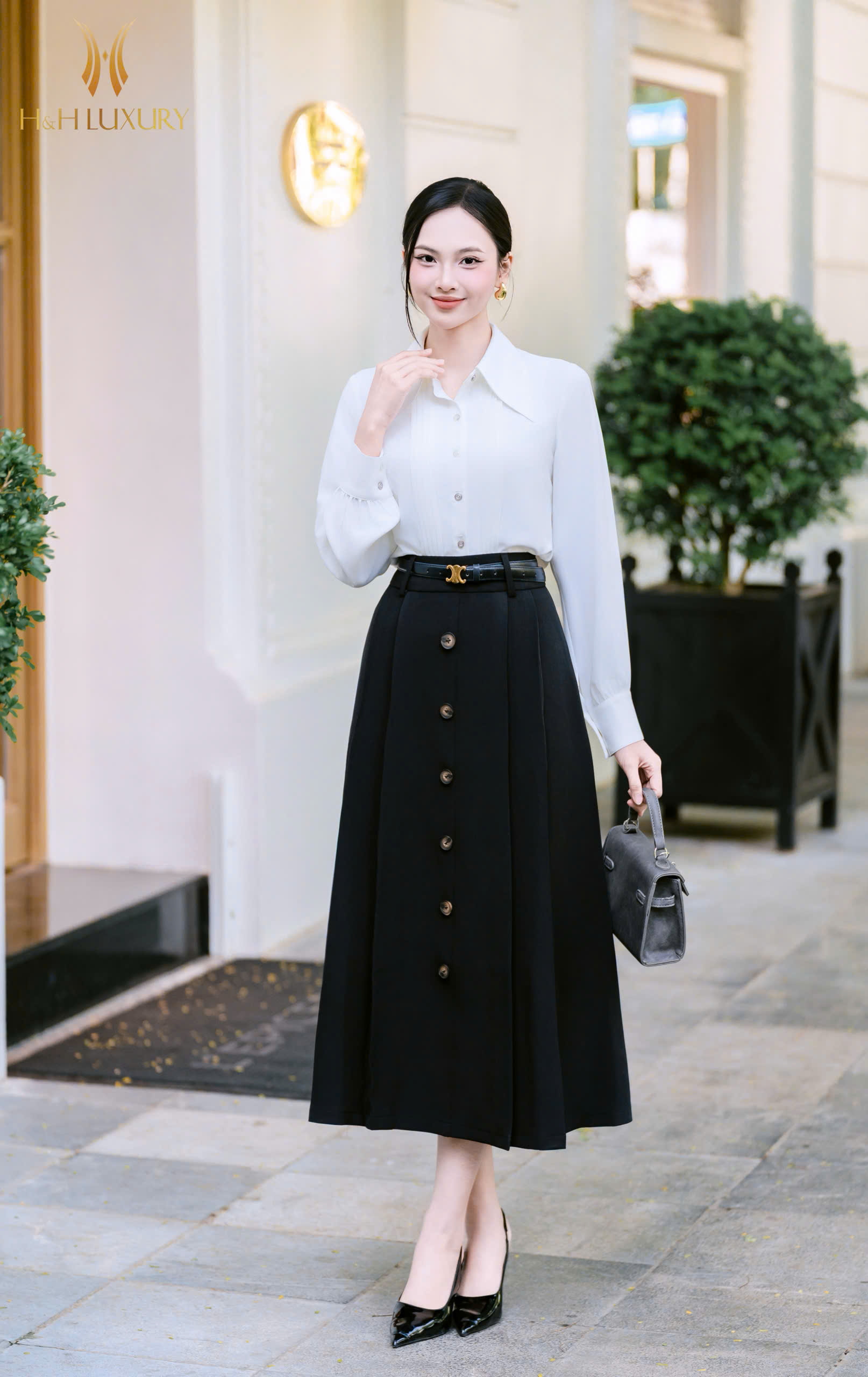 SƠ MI TRẮNG CỔ ĐỨC XẾP LY THÂN