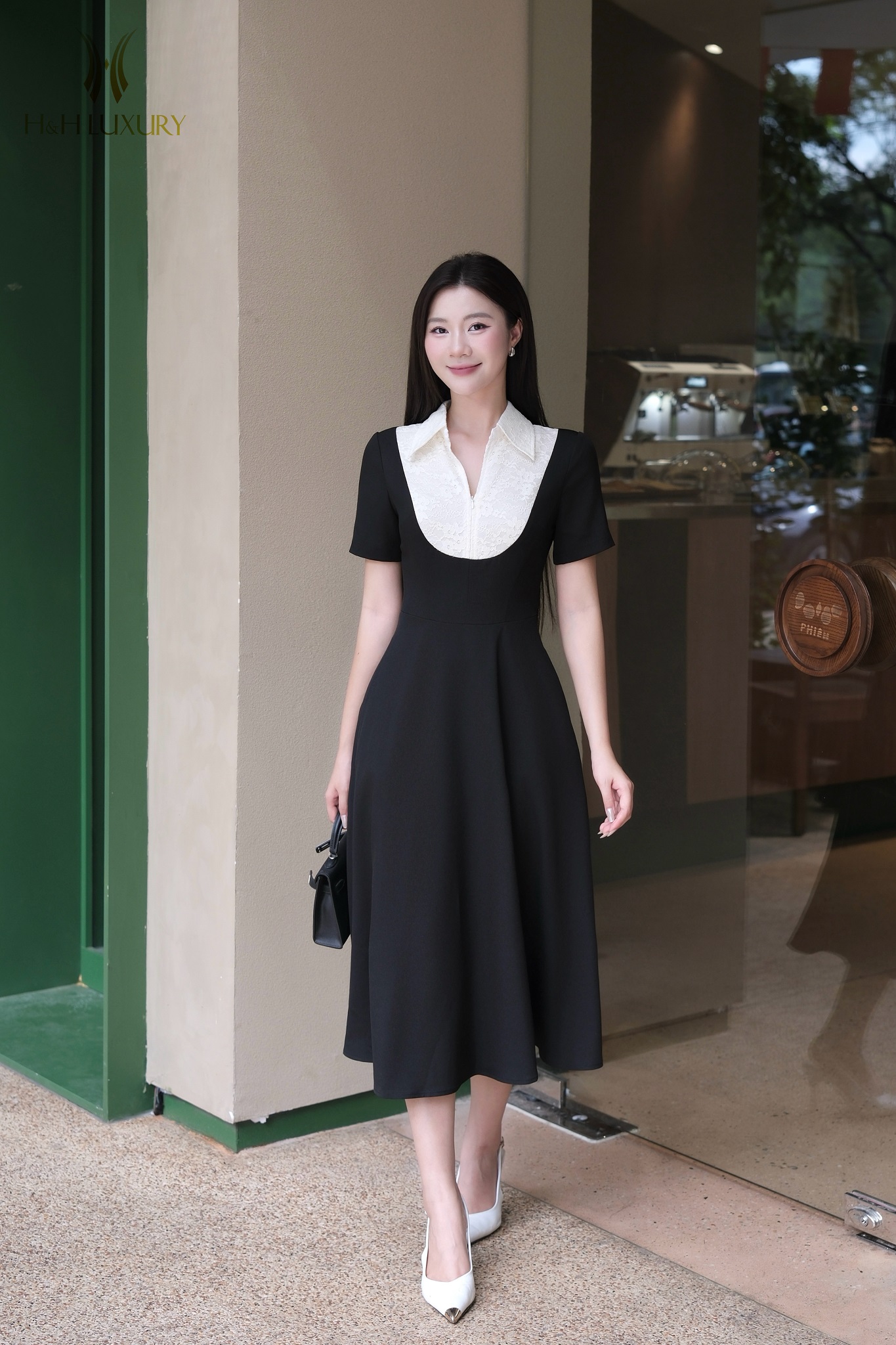 ĐẦM XÒE ĐEN PHỐI REN KEM