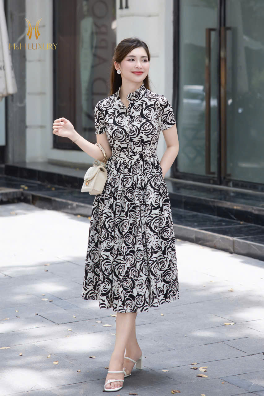 ĐẦM HOA HỒNG XẾP LY THÂN