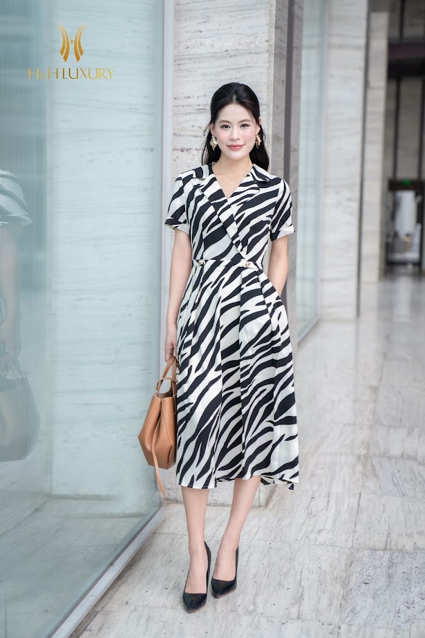 ĐẦM LỤA CỔ VÉC ĐÍNH CÚC EO