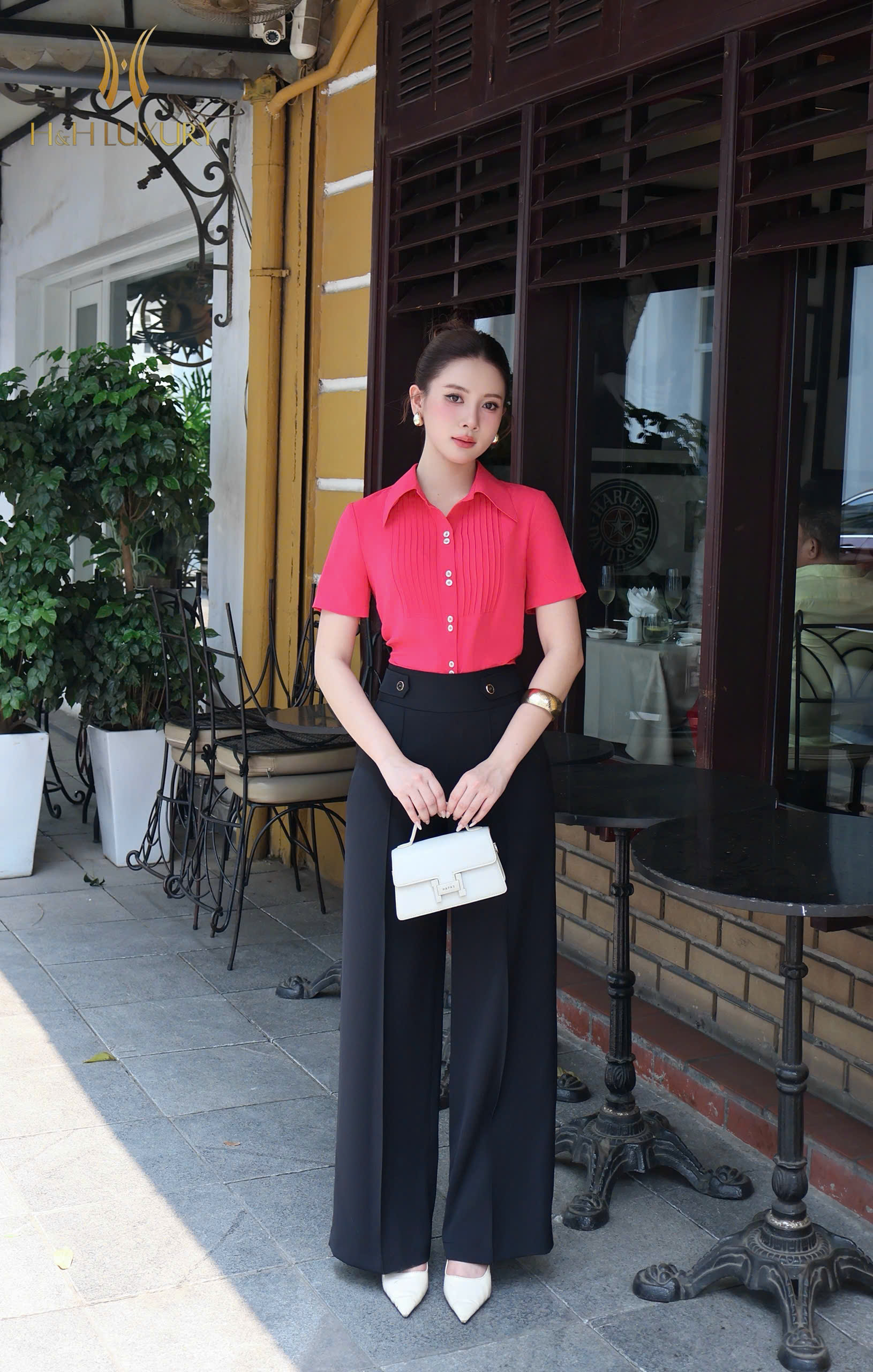 QUẦN XUÔNG ĐEN CÚC EO