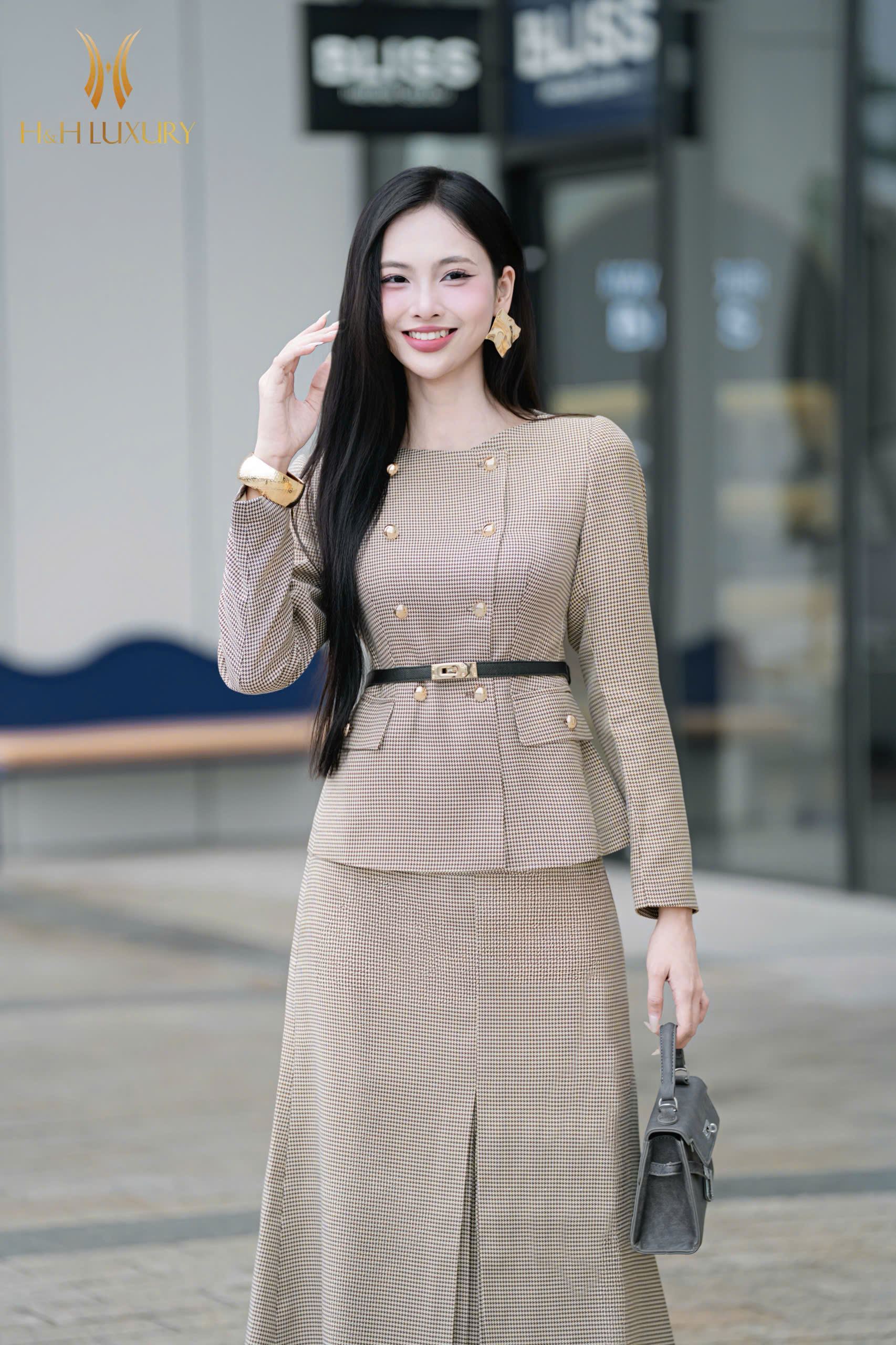 ÁO VÉC NÂU TÂY ĐÍNH CÚC