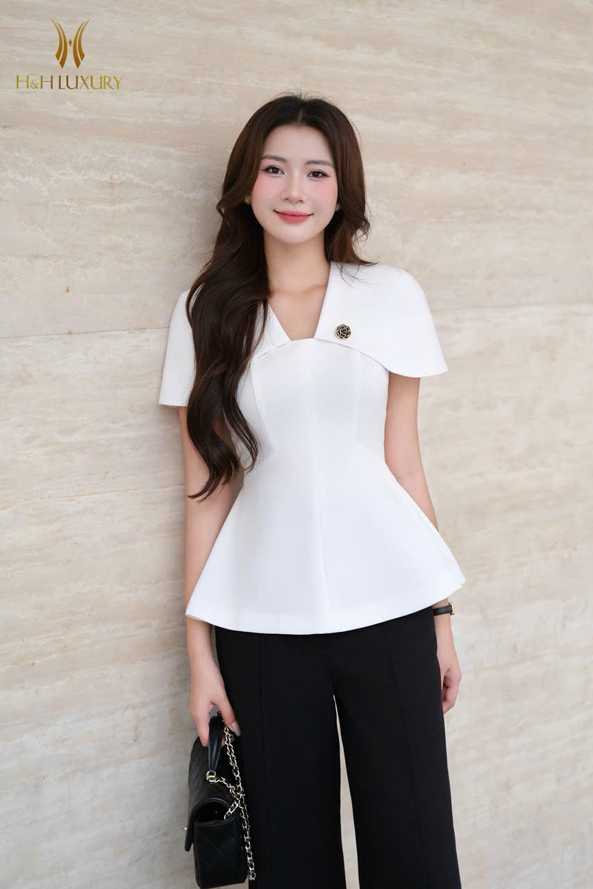 ÁO TRẮNG KÍ GIẢ ĐÍNH HOA TRÀ