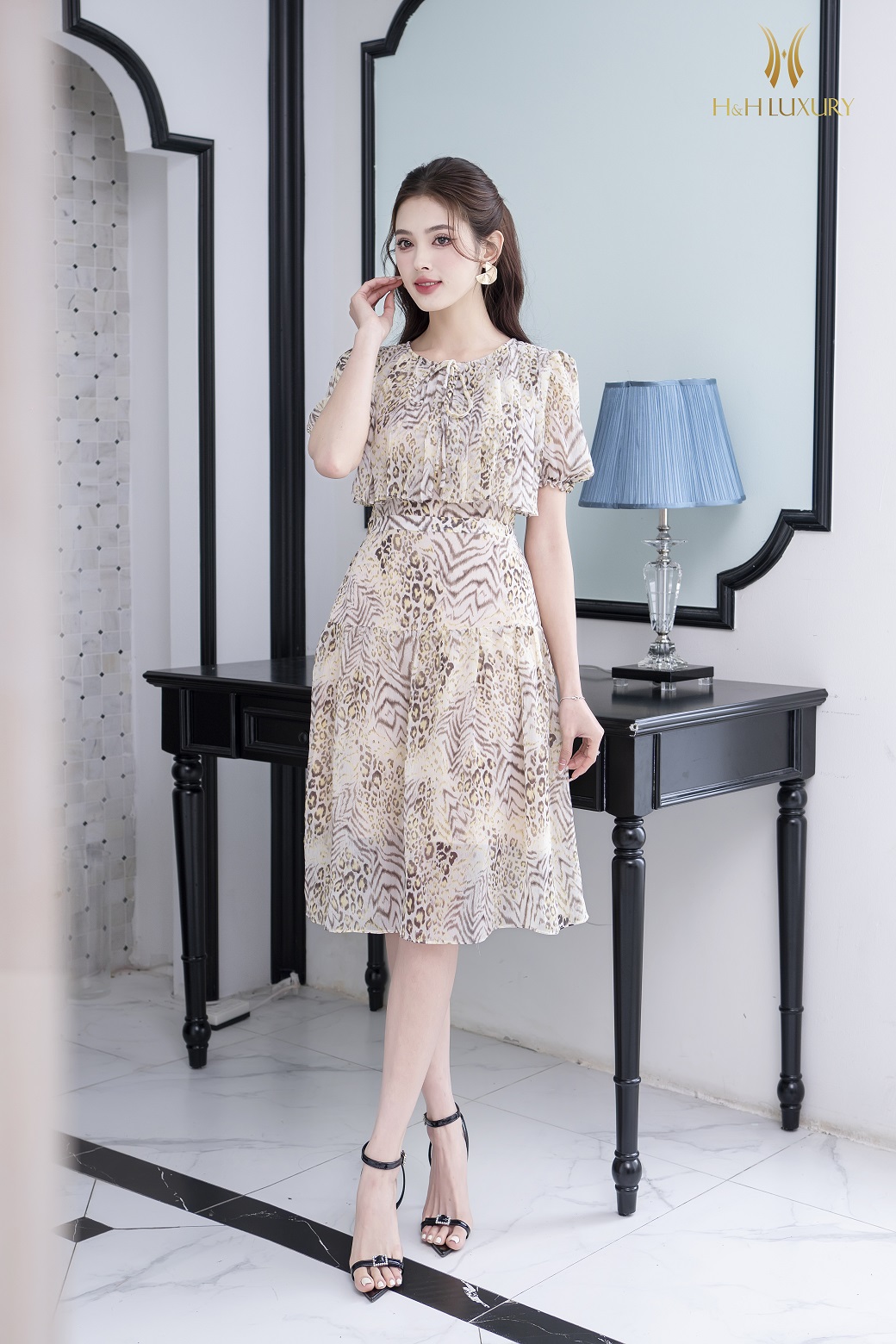 ĐẦM XÒE TƠ BÁO