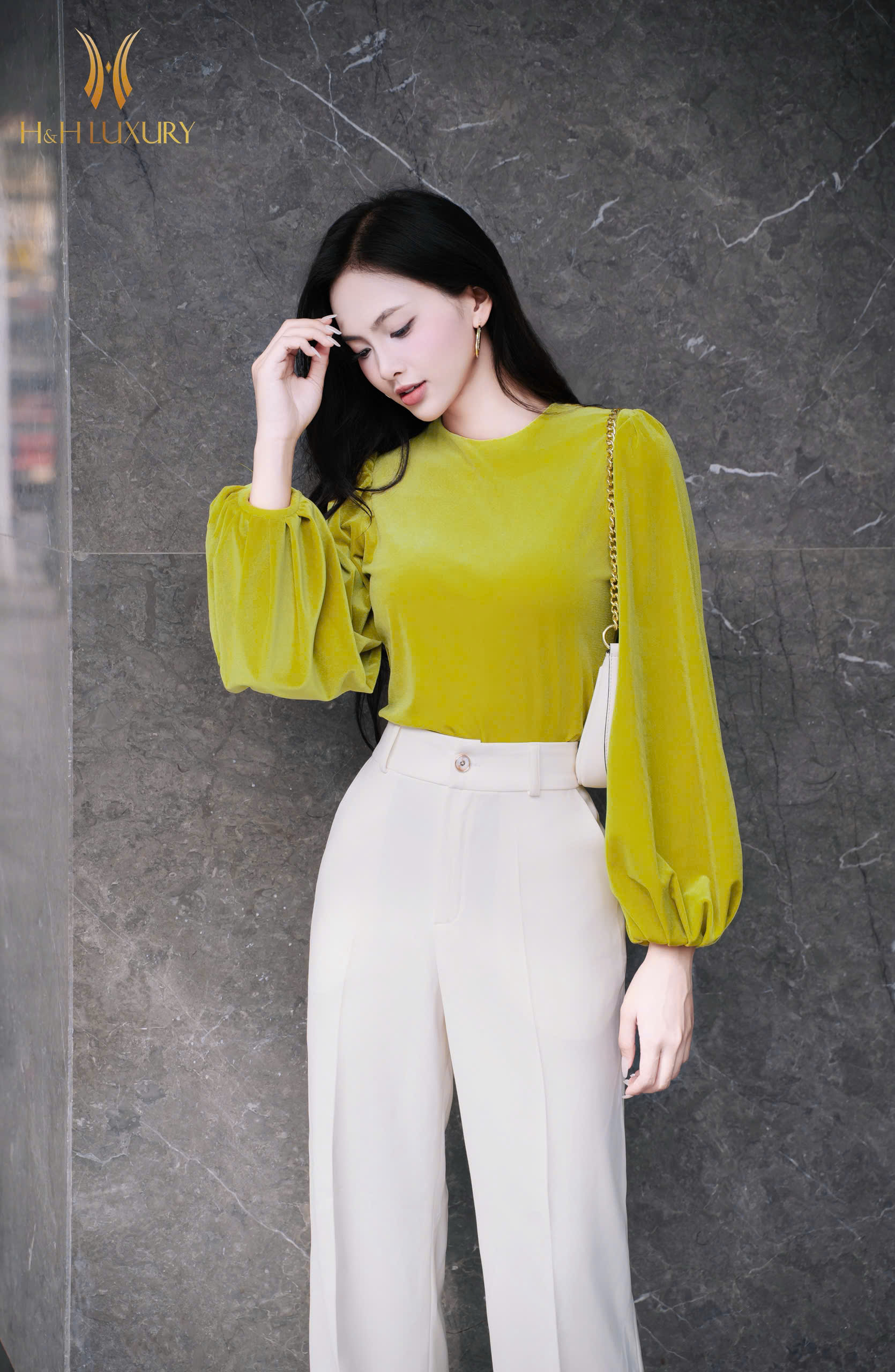 ÁO NHUNG THE VÀNG CỐM