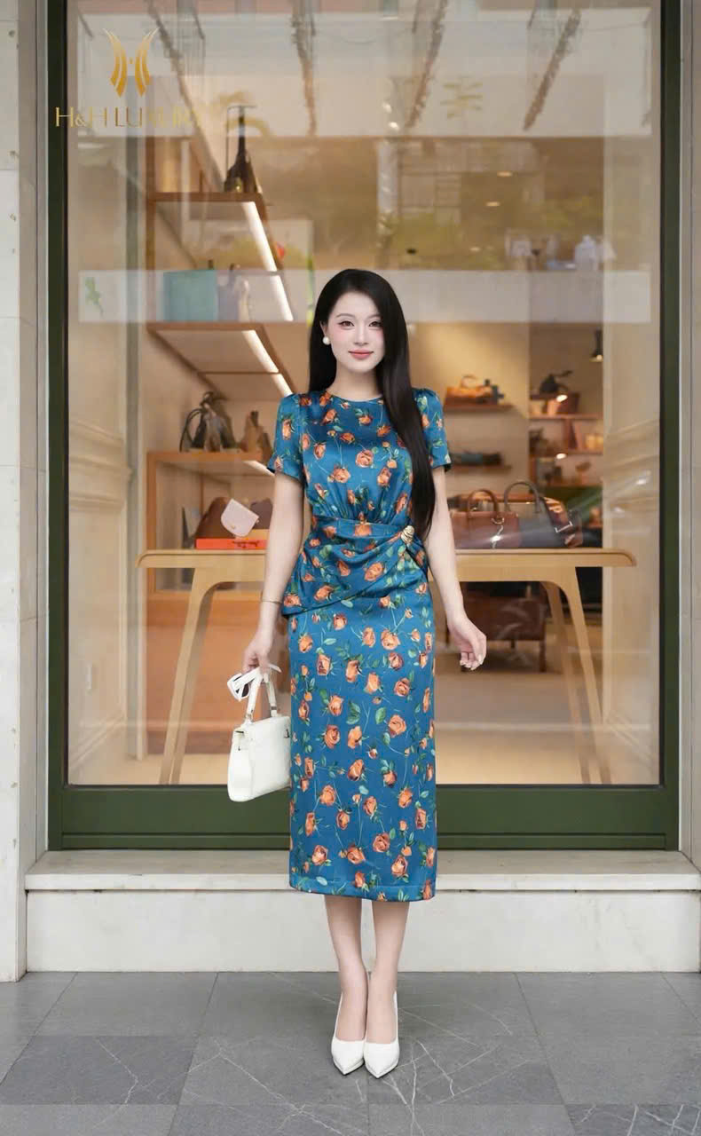 ĐẦM LỤA BÚT CHÌ SUÔNG HOA HỒNG NÂU TÂY