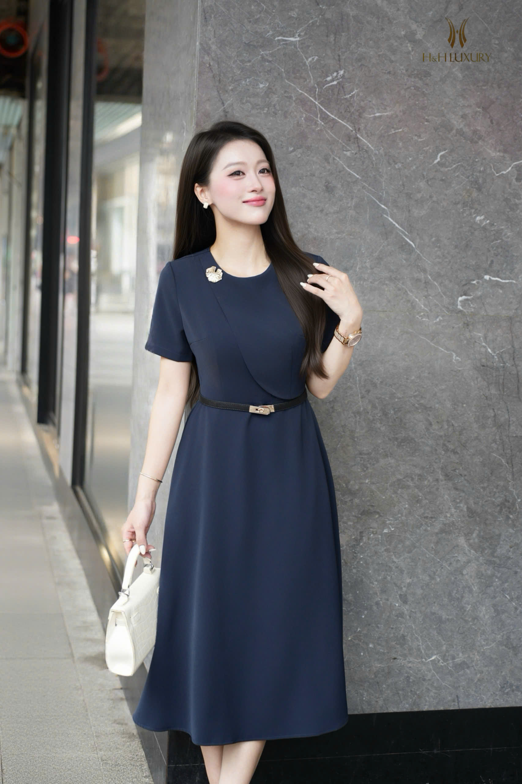 ĐẦM XANH NAVY TÀ NGỰC ĐÍNH CHARM