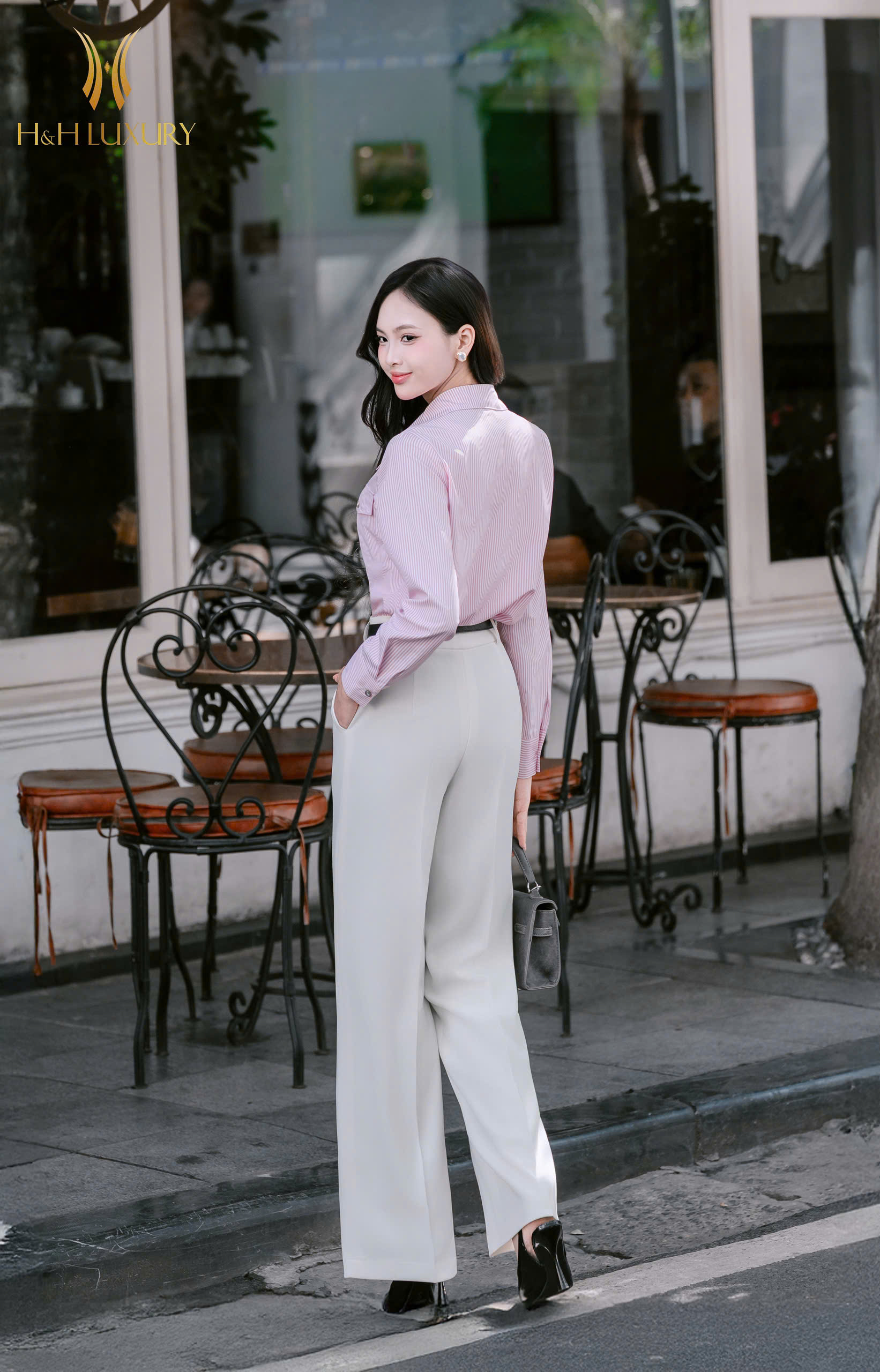 QUẦN XUÔNG KEM HAI TÚI TRƯỚC