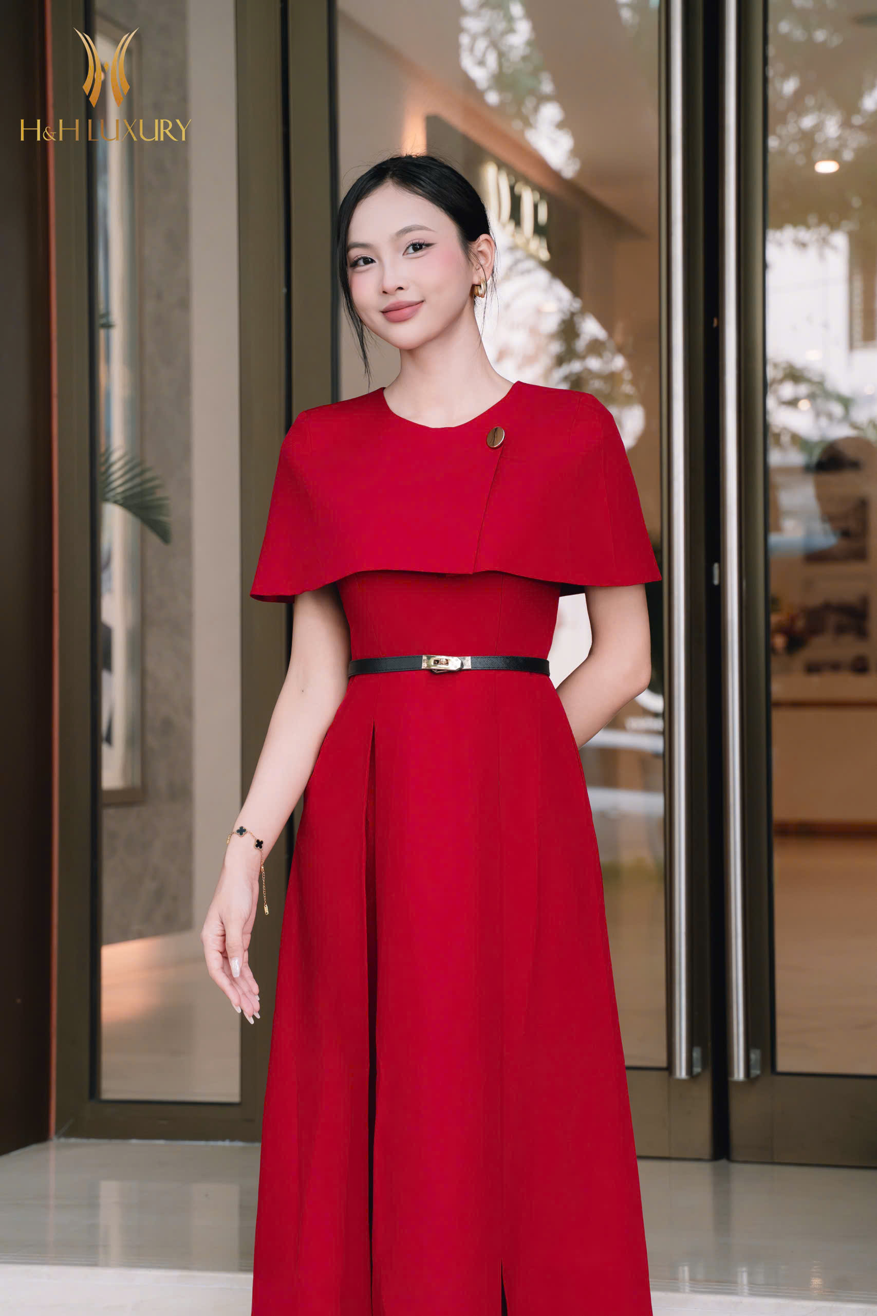 ĐẦM TIỆC ĐỎ TÀ NGỰC ĐÍNH KHUY ĐỒNG