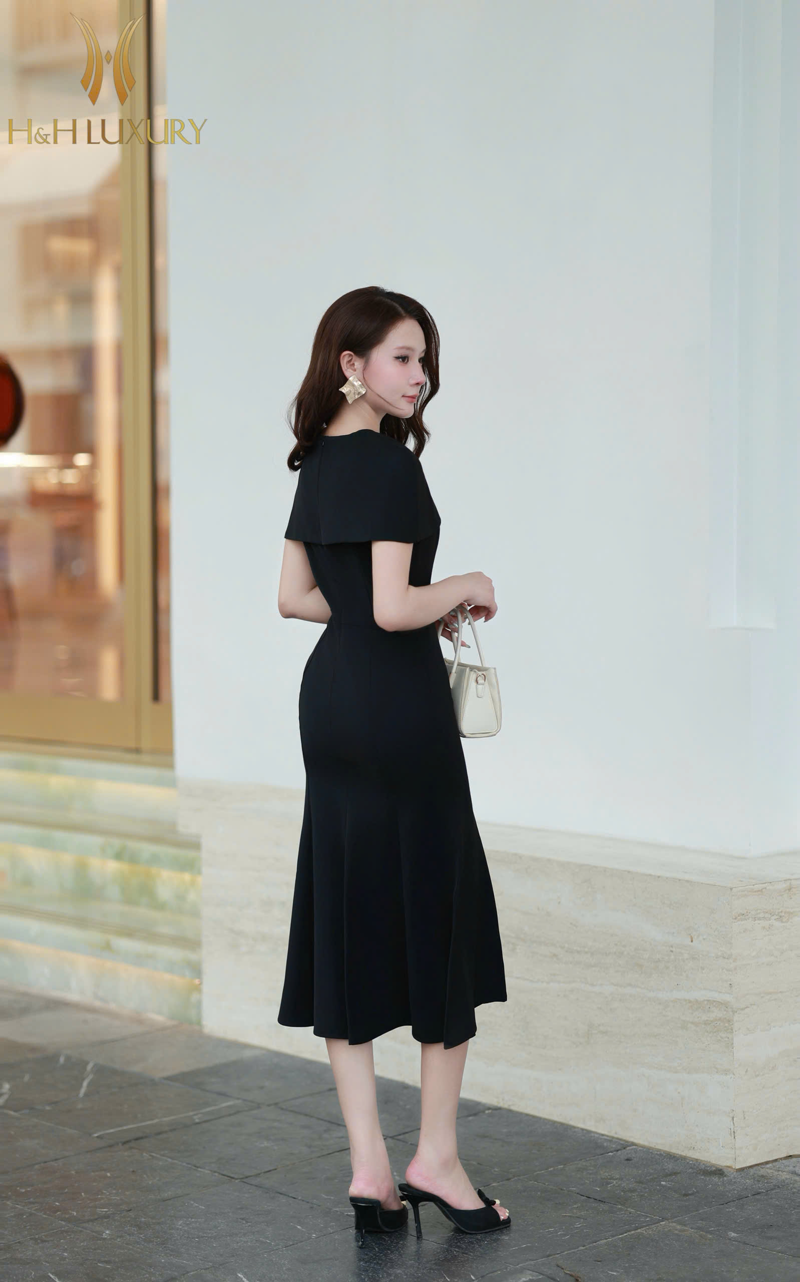 ĐẦM ĐEN ĐUÔI CÁ CÚC EO