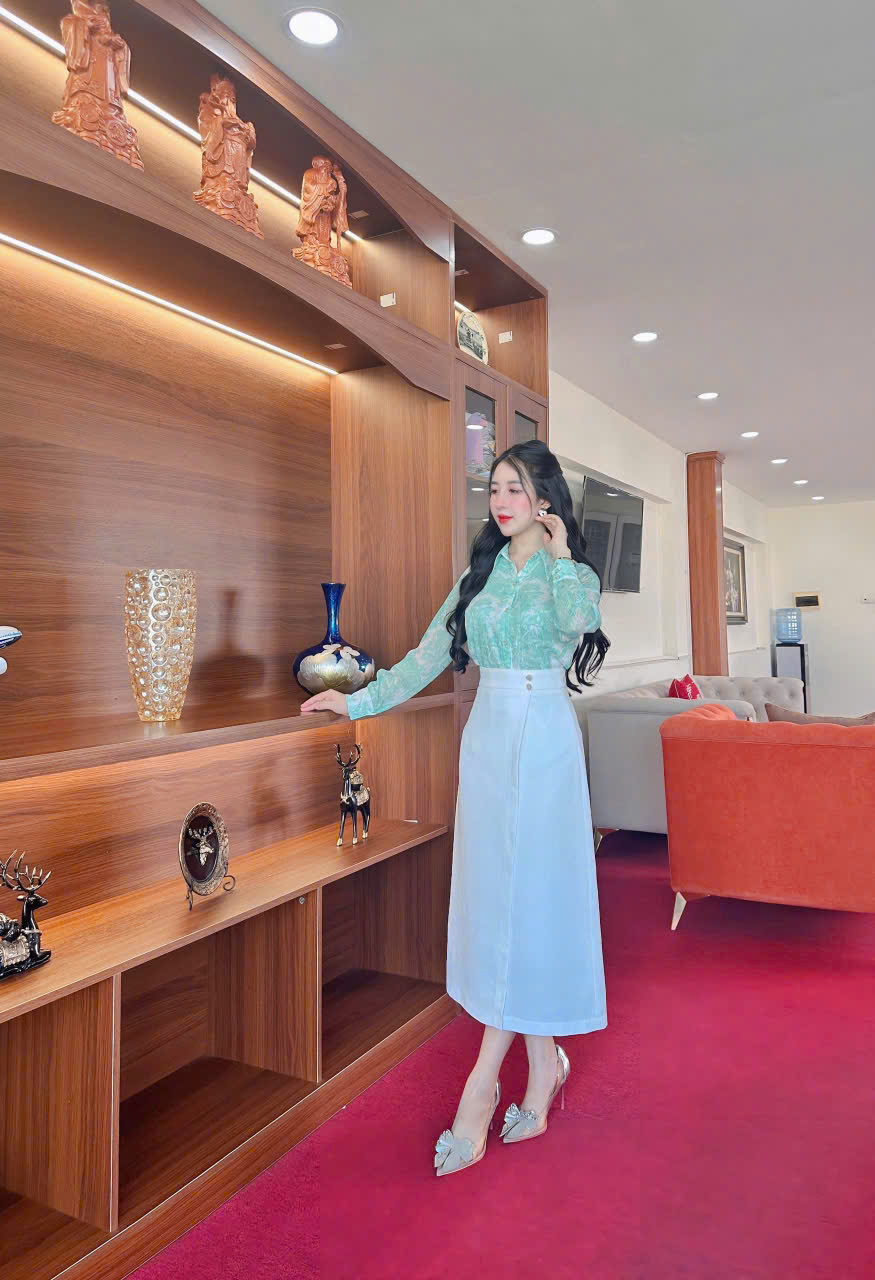 CHÂN JUP TRẮNG ÔM A CÚC EO