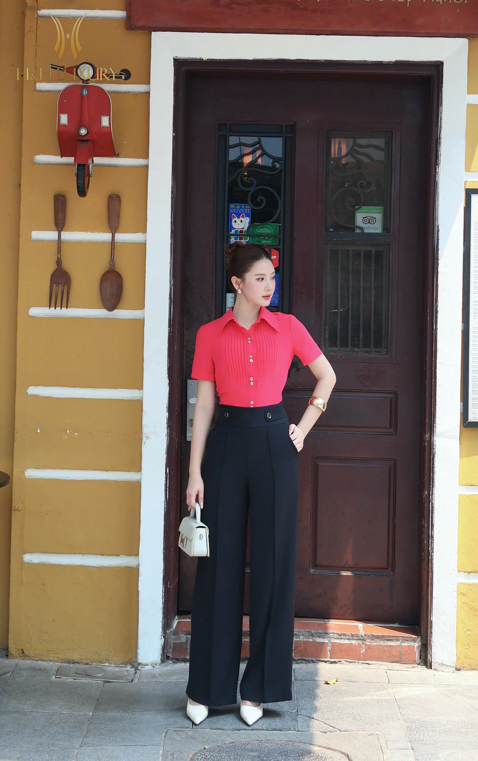 QUẦN XUÔNG ĐEN CÚC EO