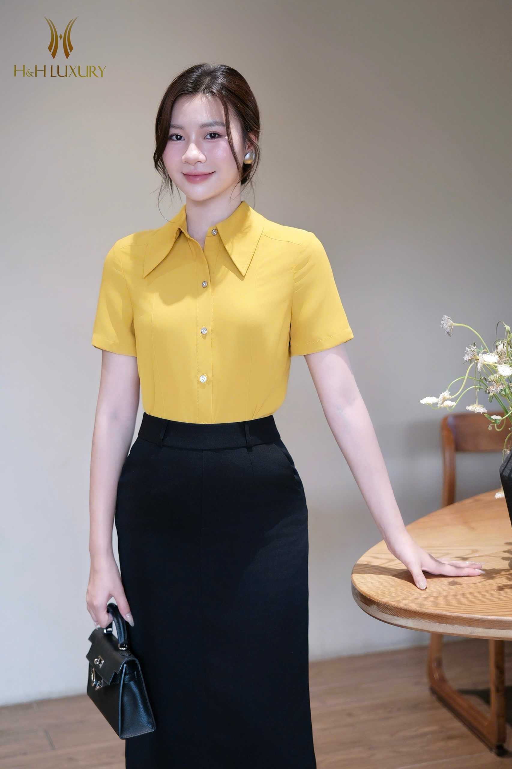 ÁO SƠ MI LỤA VÀNG HOÀNG YẾN