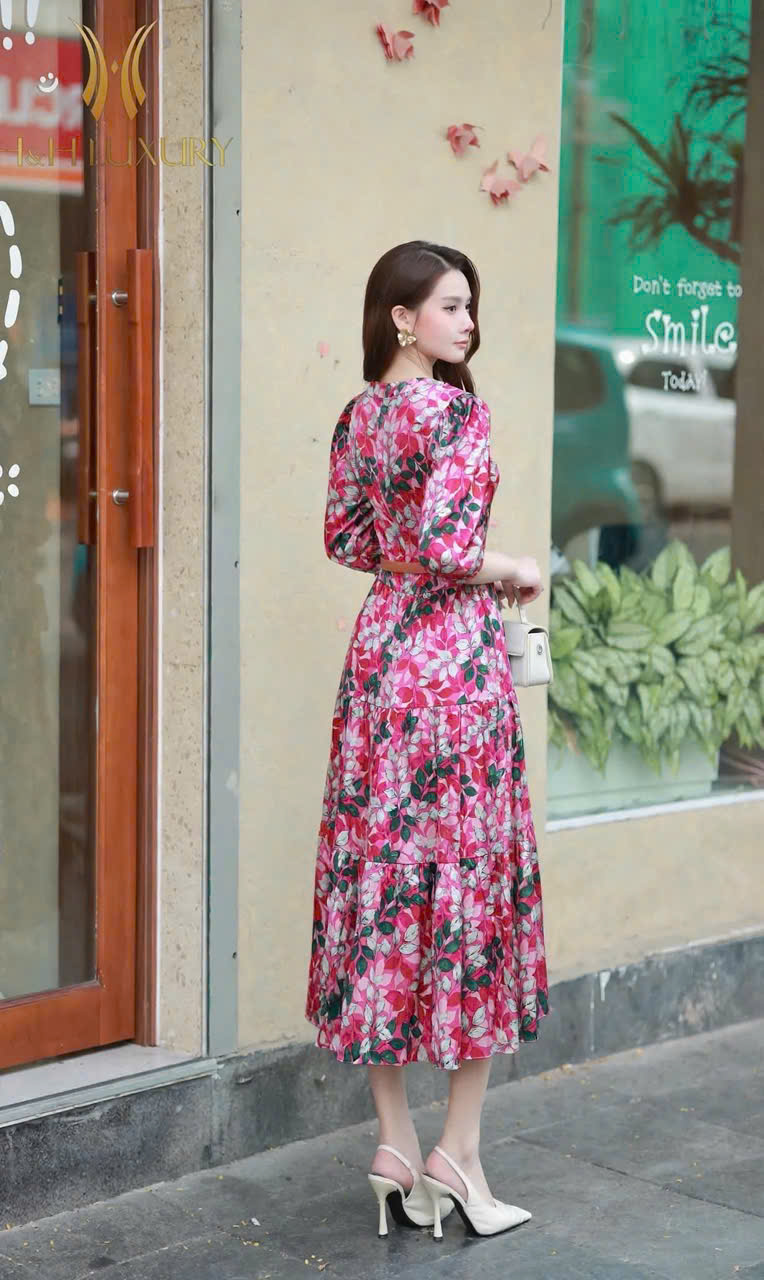 ĐẦM LỤA SATIN HỌA TIẾT LÁ HỒNG