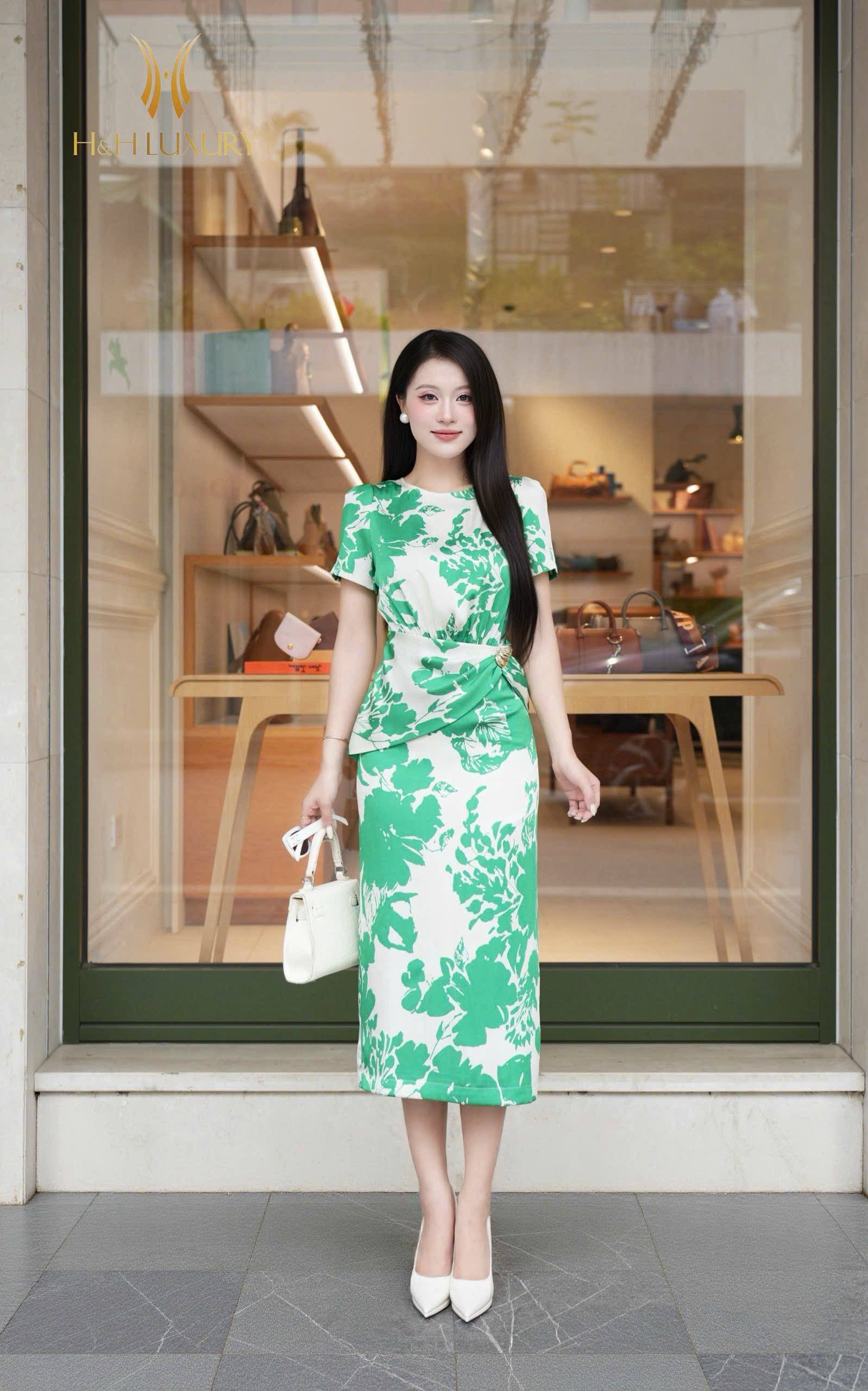 ĐẦM BÚT CHÌ SUÔNG HOA XANH NGỌC