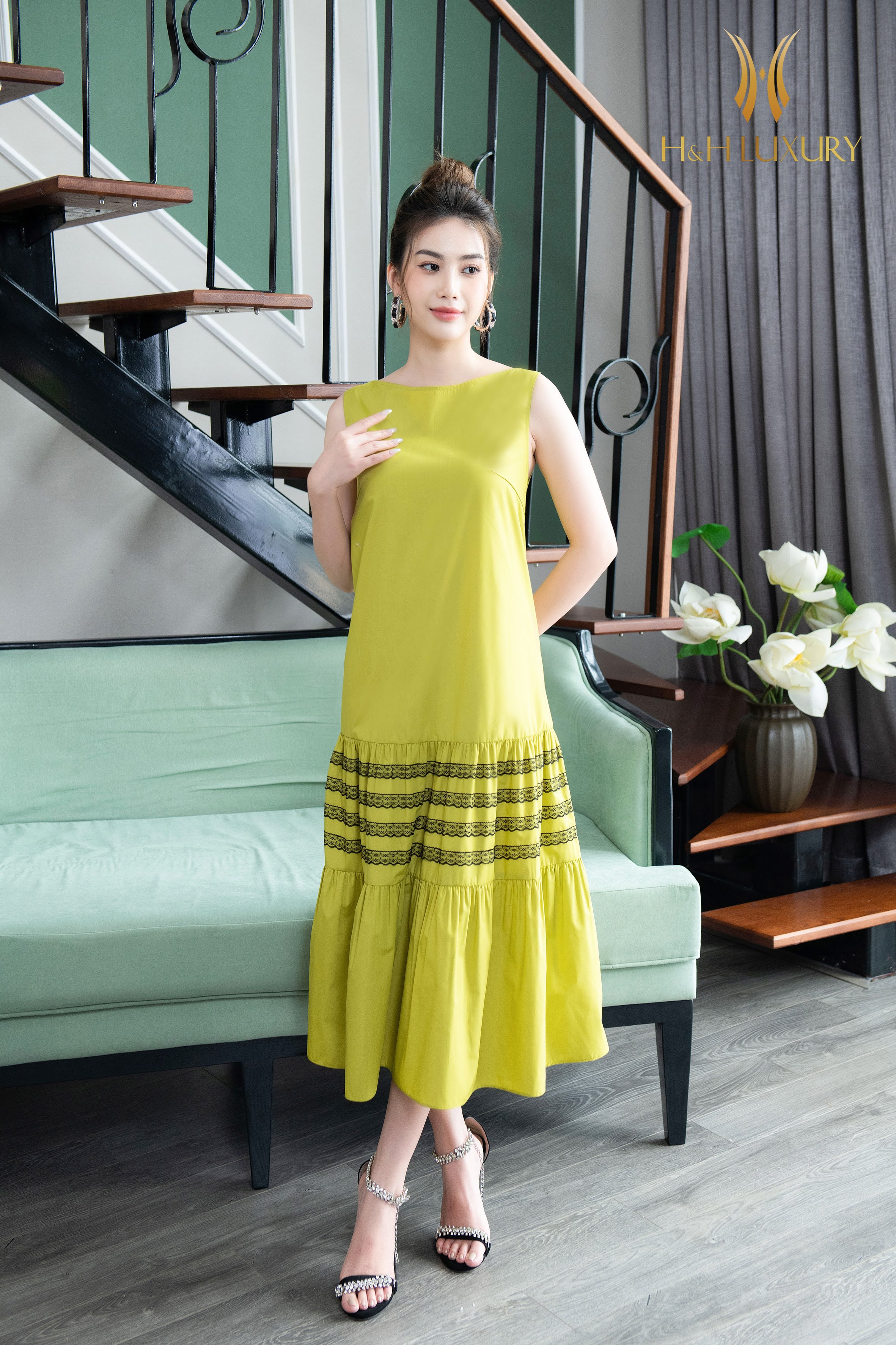 Đầm suông sát nách phối nơ phía sau HL19-08 | Thời trang công sở K&K Fashion