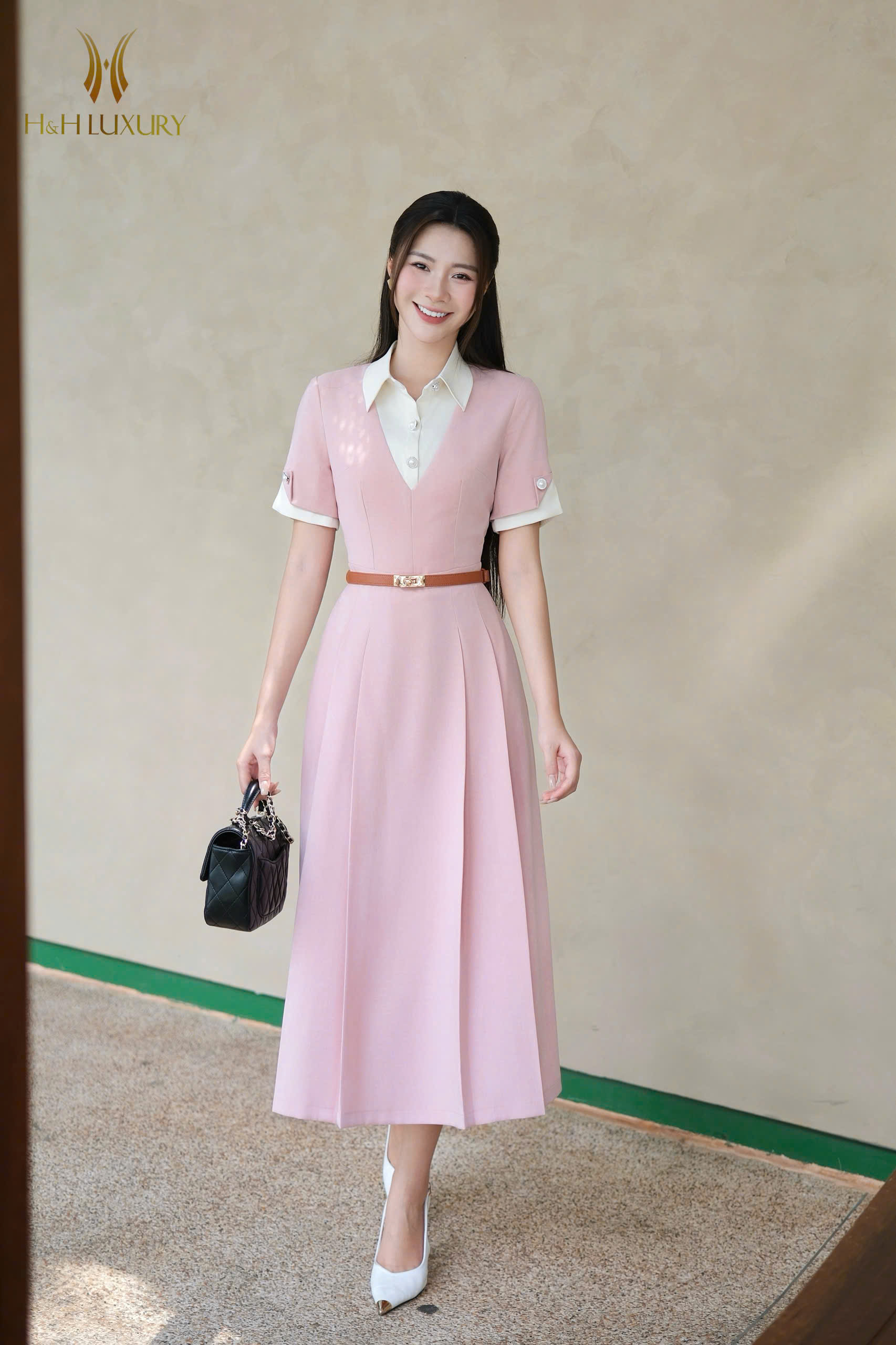 ĐẦM XÒE HỒNG PHỐI TRẮNG HAI TÚI SƯỜN