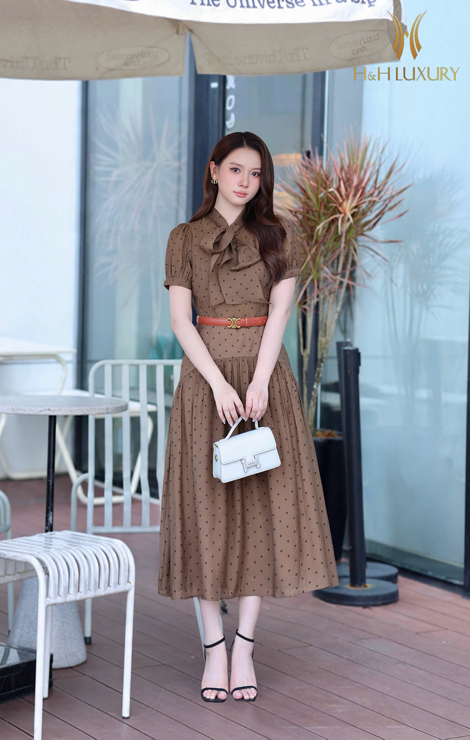 ĐẦM CHẤM BI NÂU TÂY NƠ CỔ