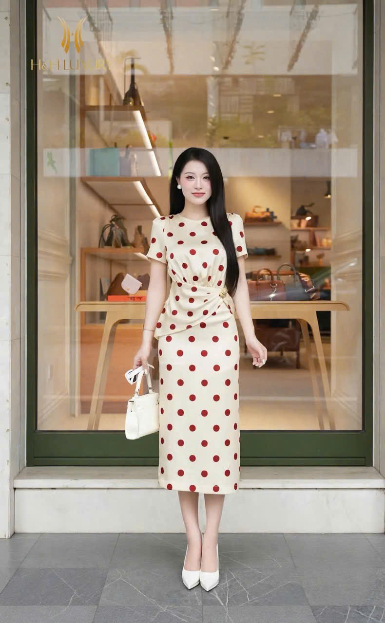 ĐẦM BÚT CHÌ SUÔNG CHẤM BI ĐỎ KEM