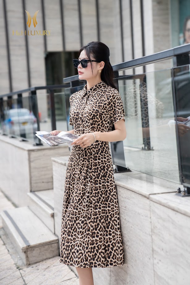 ĐẦM LỤA CỔ ĐỨC HỌA TIẾT ĐAI EO