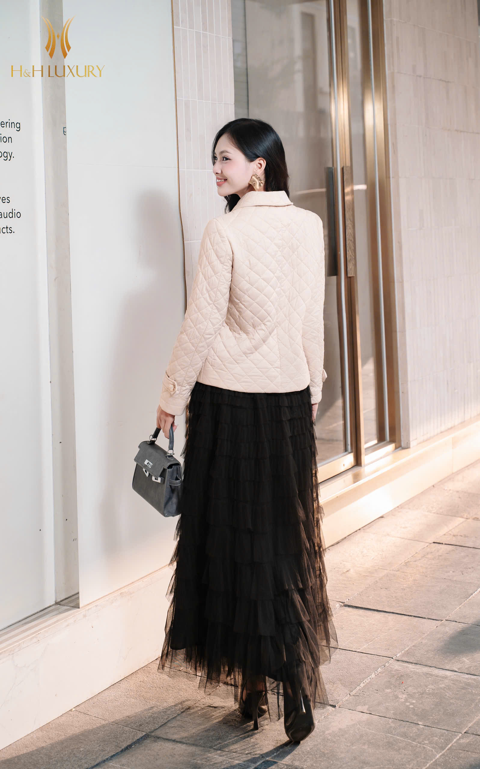 ÁO PHAO TRẮNG KEM SIÊU NHẸ