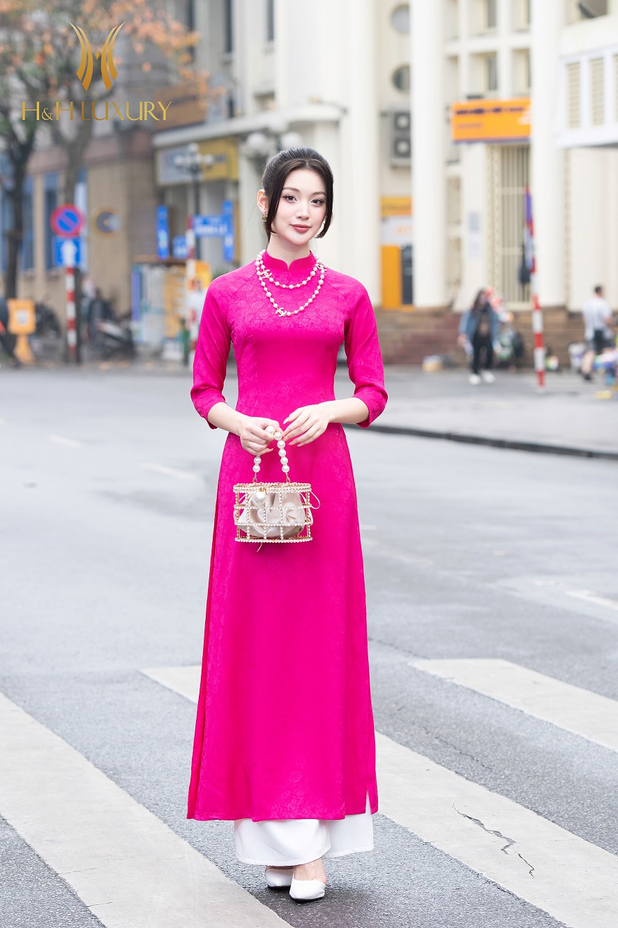 ÁO DÀI LỤA GẤM VÂN HOA HỒNG HỒNG SEN