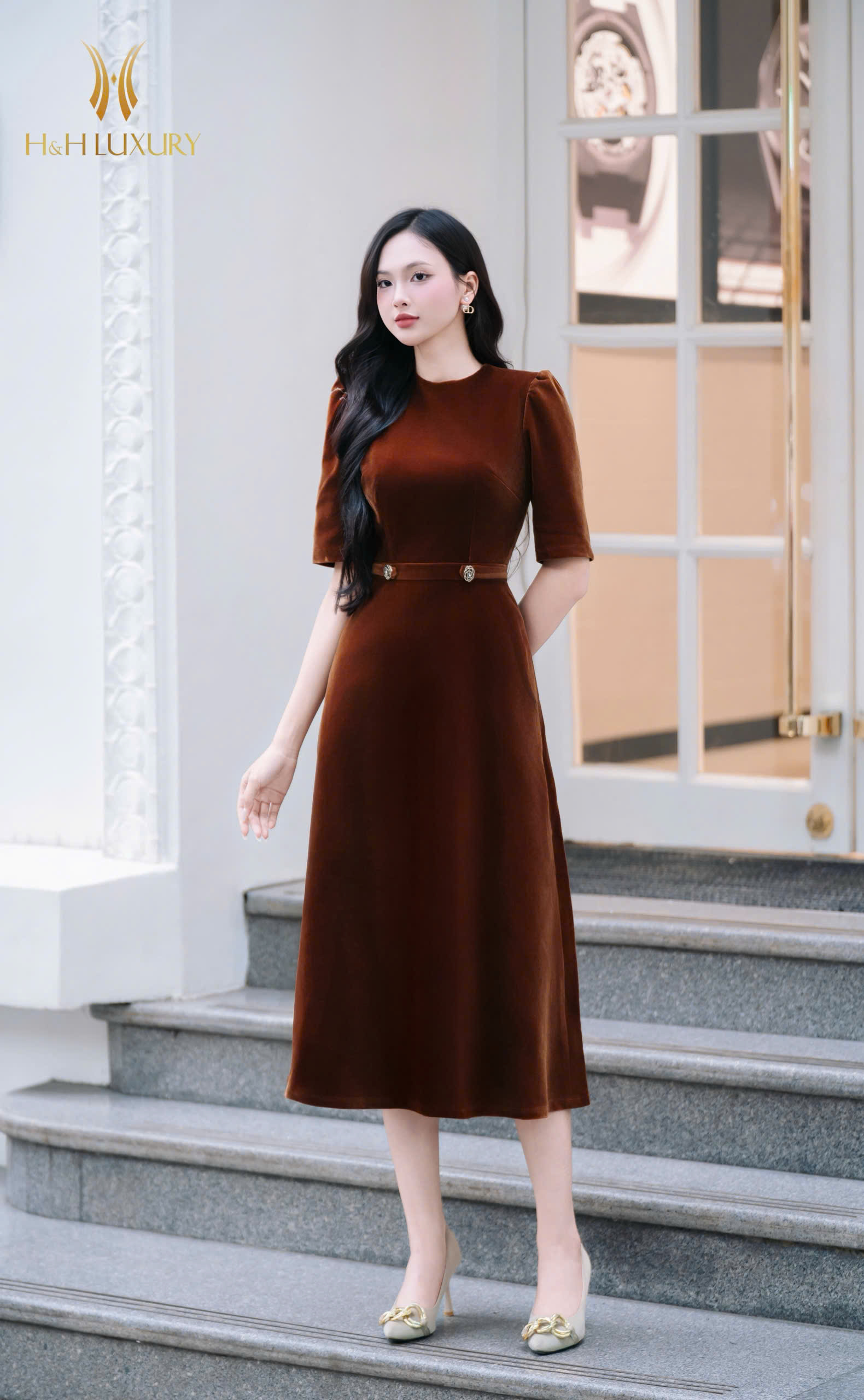 ĐẦM NHUNG NÂU BÒ CÚC EO