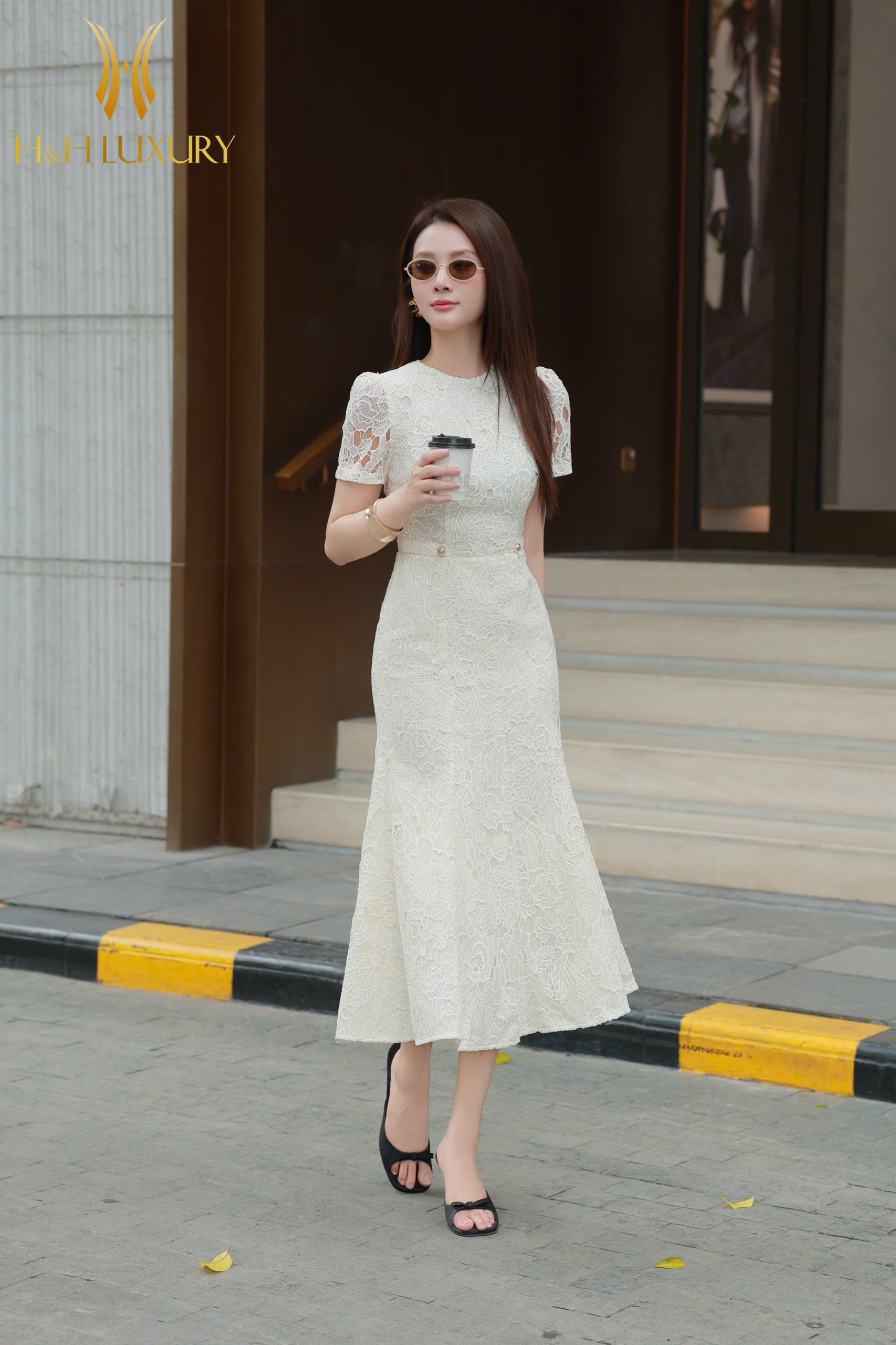 ĐẦM REN KEM ĐUÔI CÁ CÚC EO