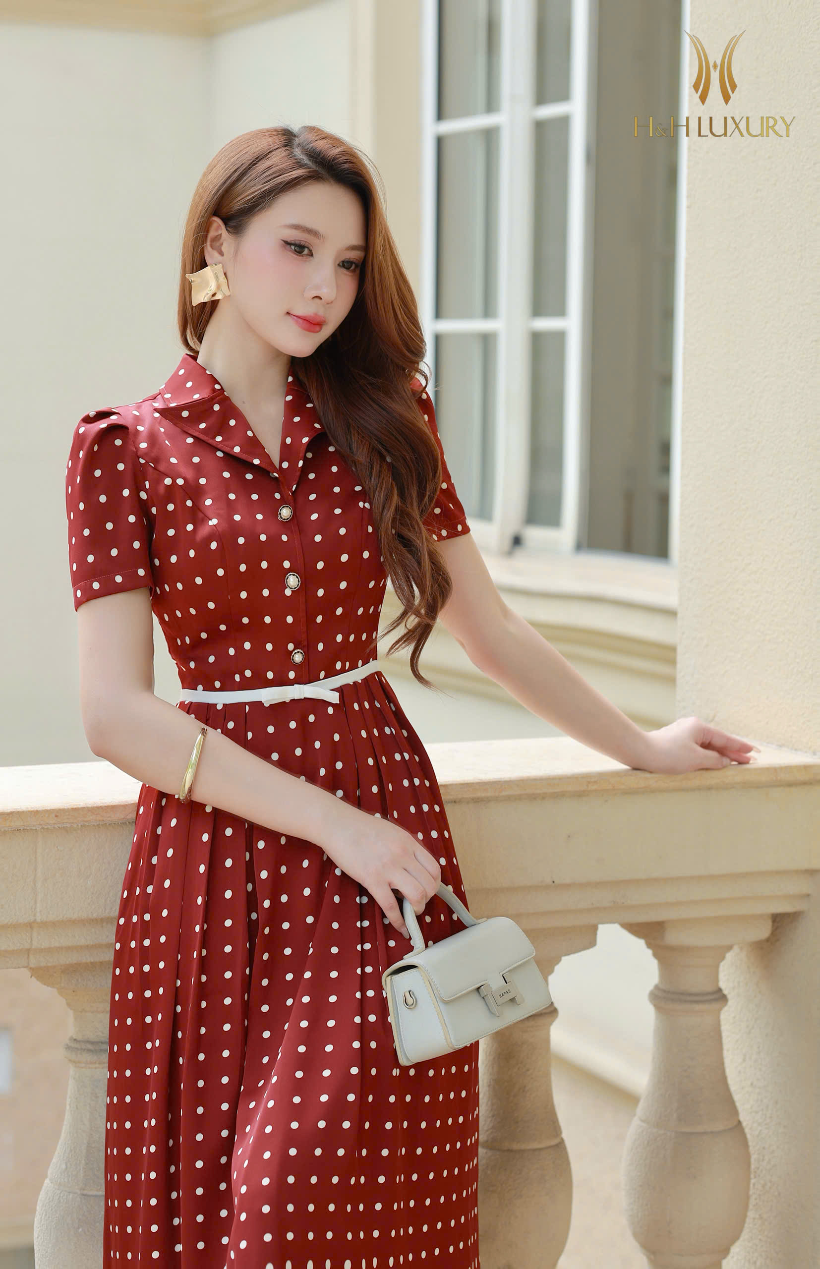 ĐẦM CHẤM BI CỔ VEST ĐỎ ĐÔ