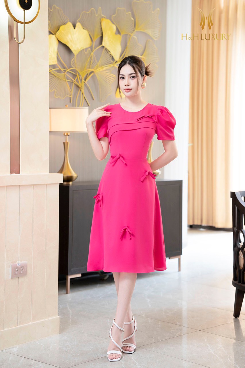Váy yếm bèo siêu hot, siêu sang chảnh, phom váy chuẩn ảnh mẫu mặc lên dáng  đẹp, váy nữ xinh, đầm nữ đẹp, váy tiểu thư | Shopee Việt Nam