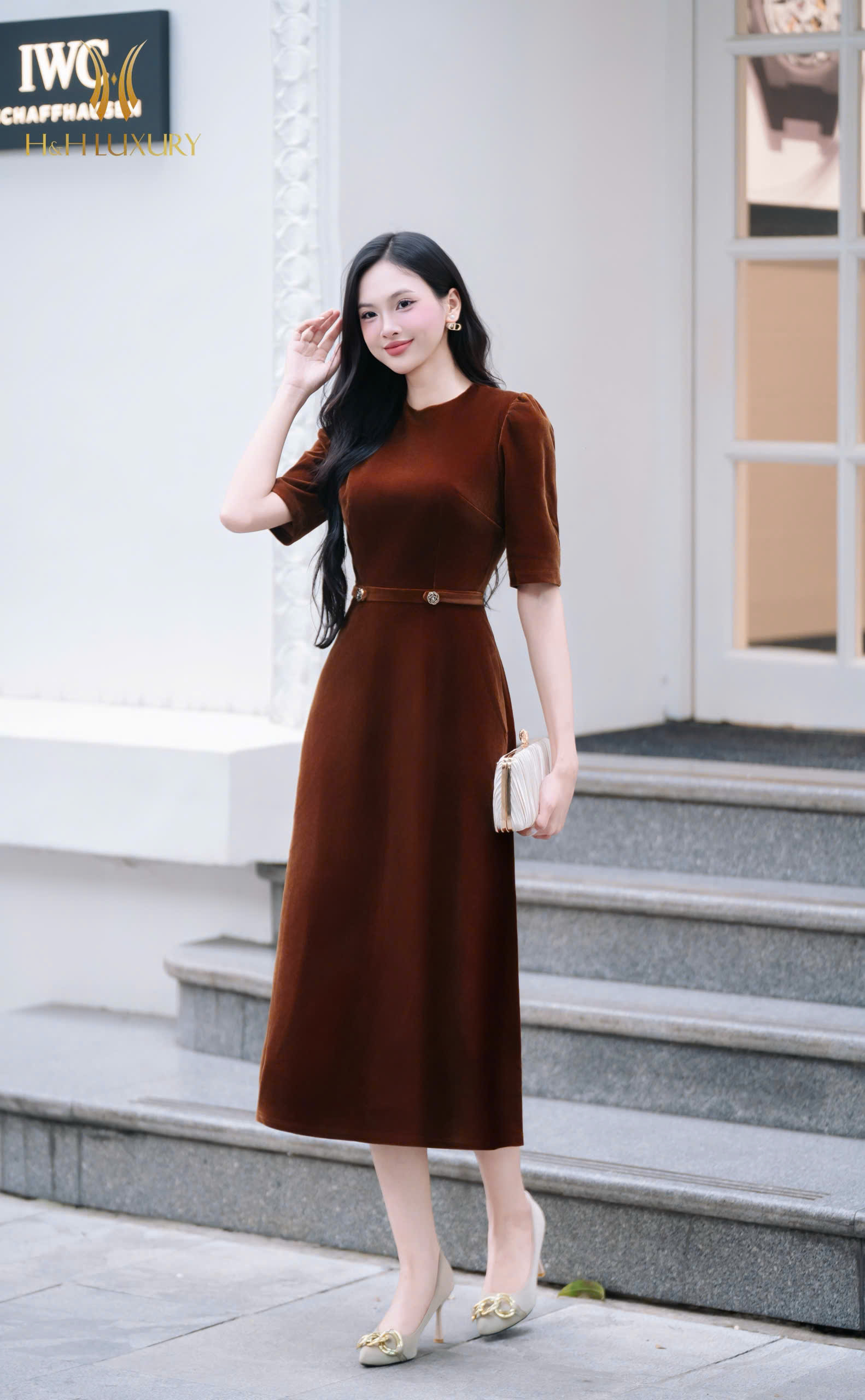 ĐẦM NHUNG NÂU BÒ CÚC EO