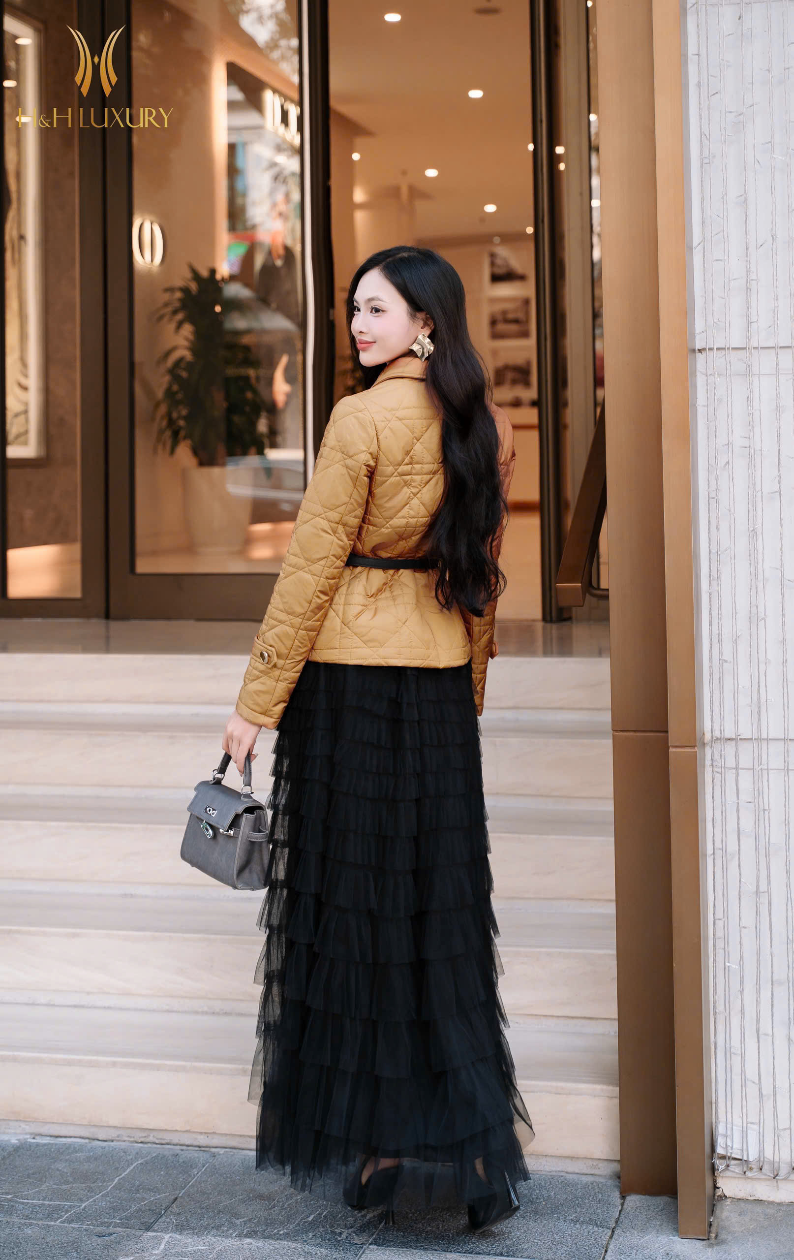 CHÂN VÁY REN LƯỚI ĐEN CAO CẤP