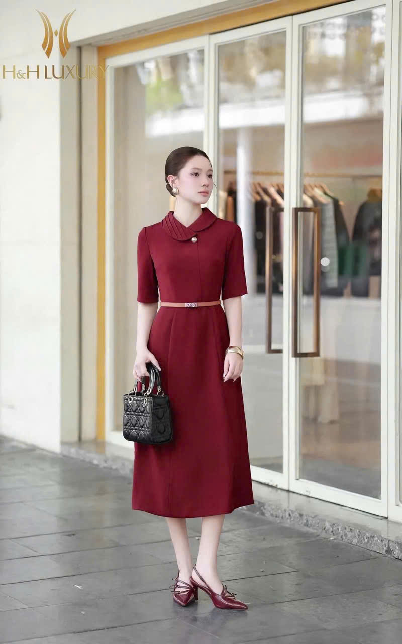 ĐẦM ĐỎ ĐÔ DÁNG A MÍ CỔ