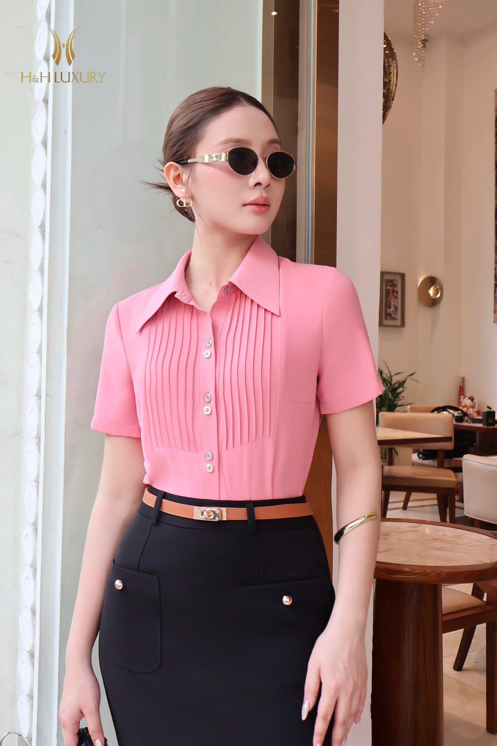 ÁO SƠ MI LỤA HỒNG ĐÀO CỘC TAY BẤU MI