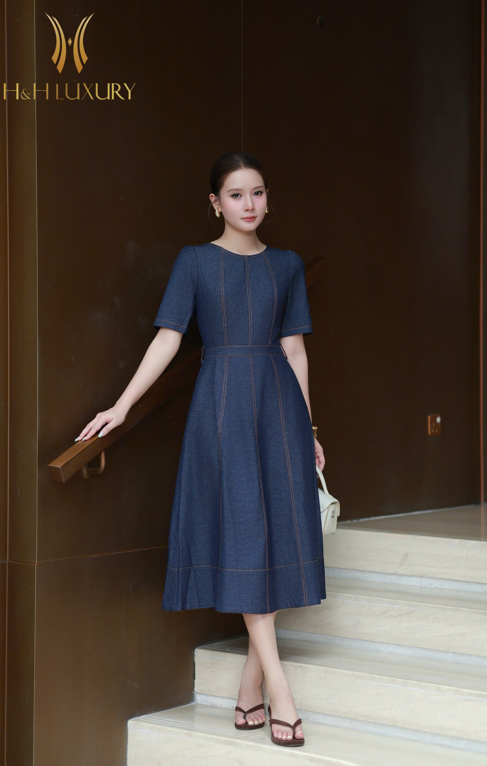 ĐẦM XÒE JEAN NAVY CỔ TRÒN