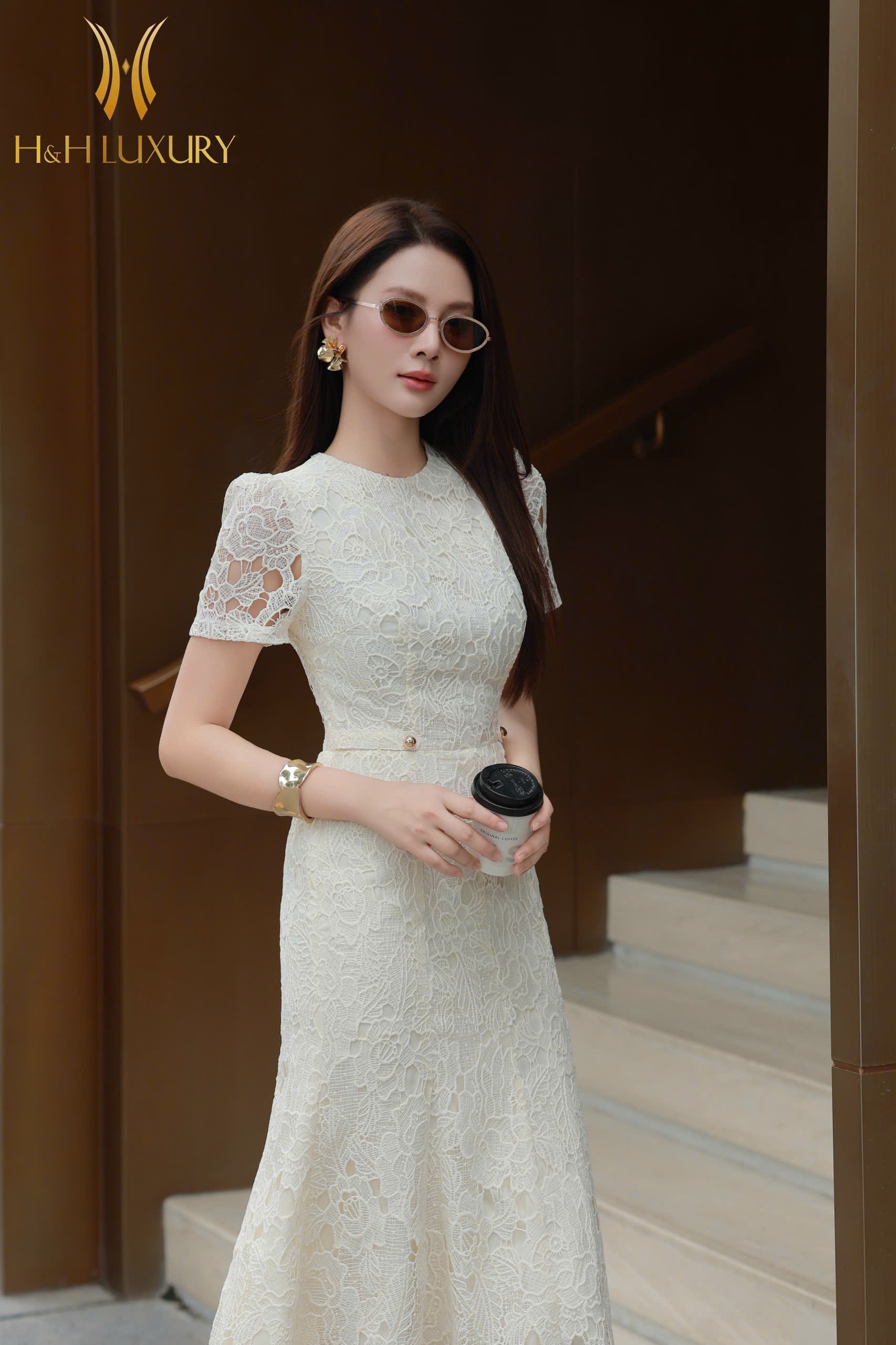ĐẦM REN KEM ĐUÔI CÁ CÚC EO