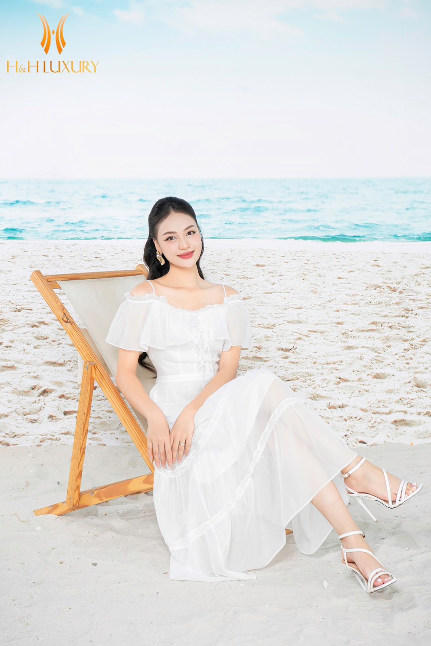 ĐẦM XÒE TRẮNG BÈO NGỰC XẾP LY THÂN