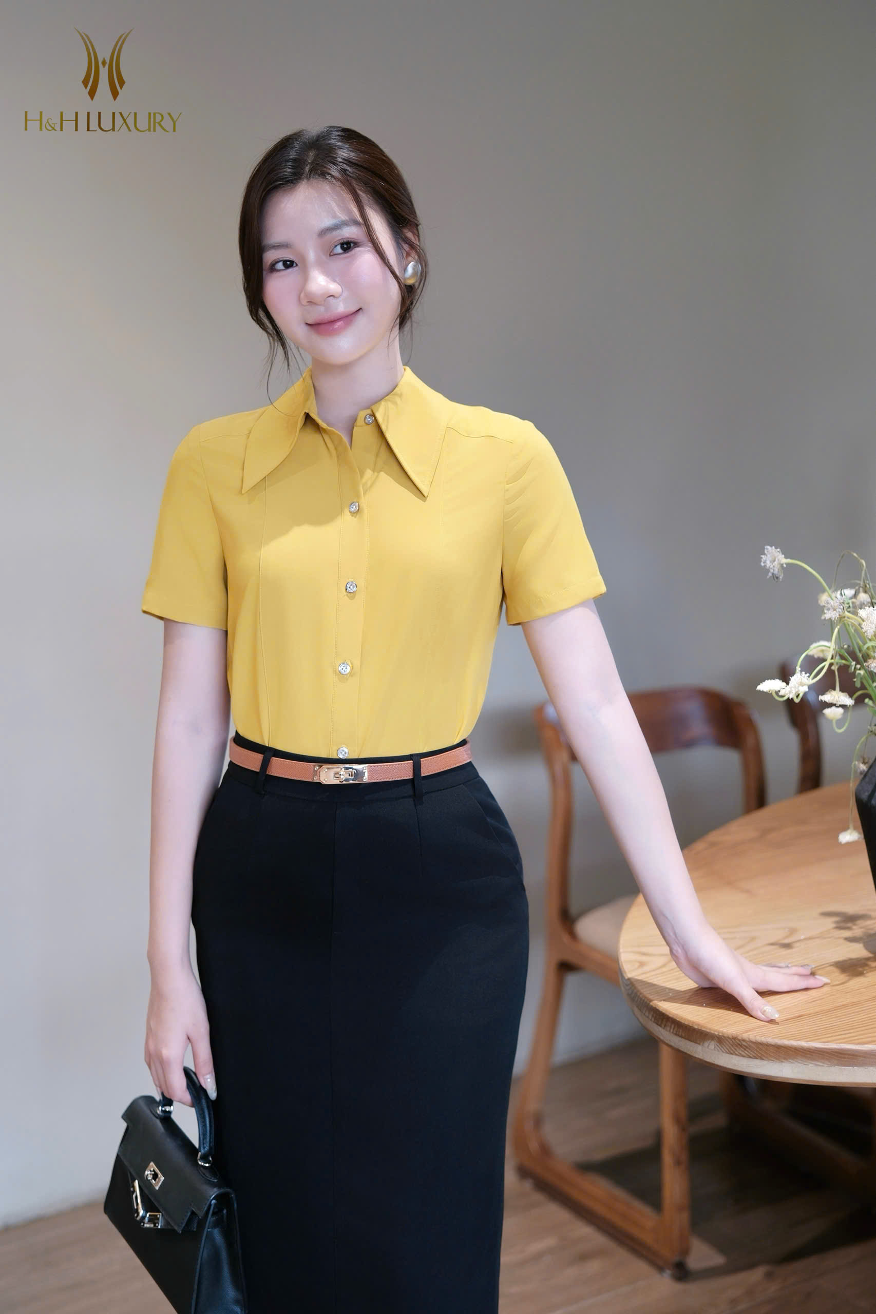 ÁO SƠ MI LỤA VÀNG HOÀNG YẾN