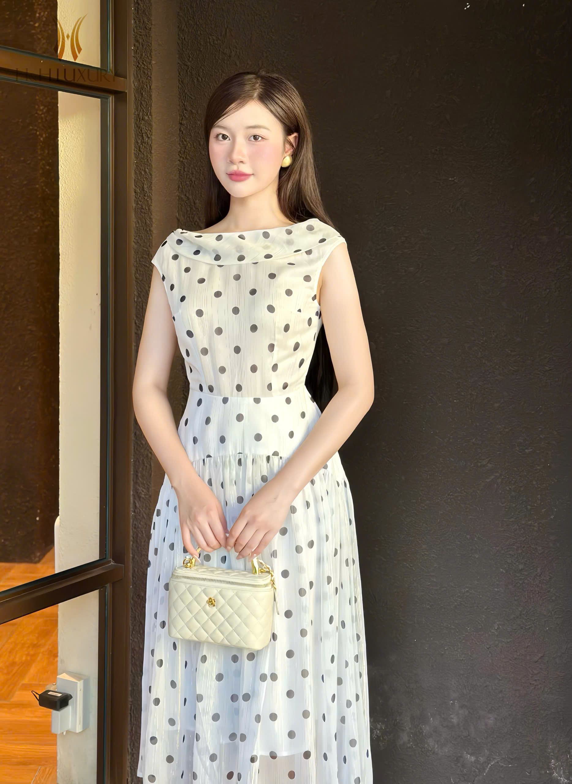 ĐẦM TƠ CHẤM BI CỔ V SAU