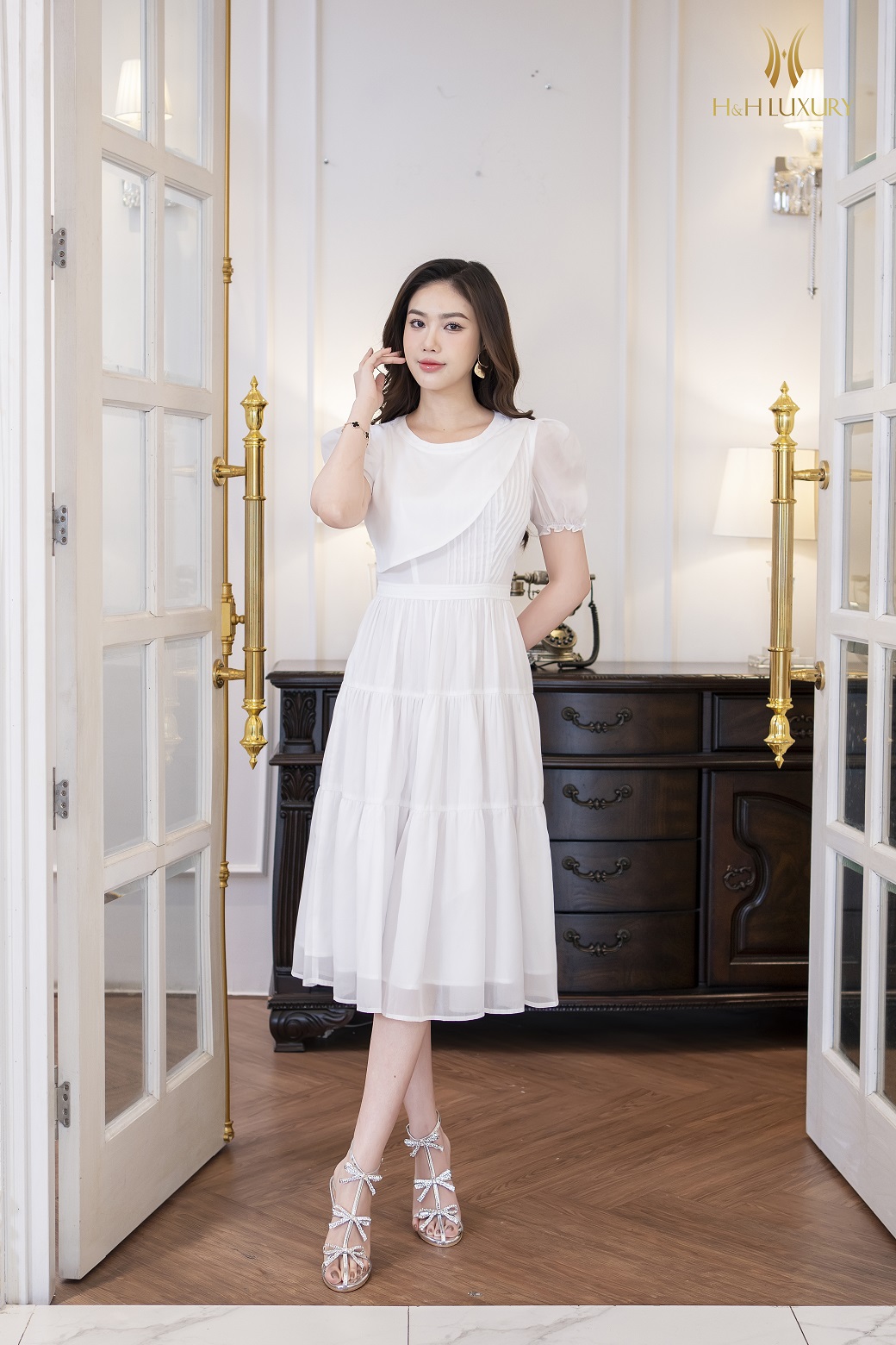 ĐẦM XÒE TƠ TRẮNG MÍ THÂN