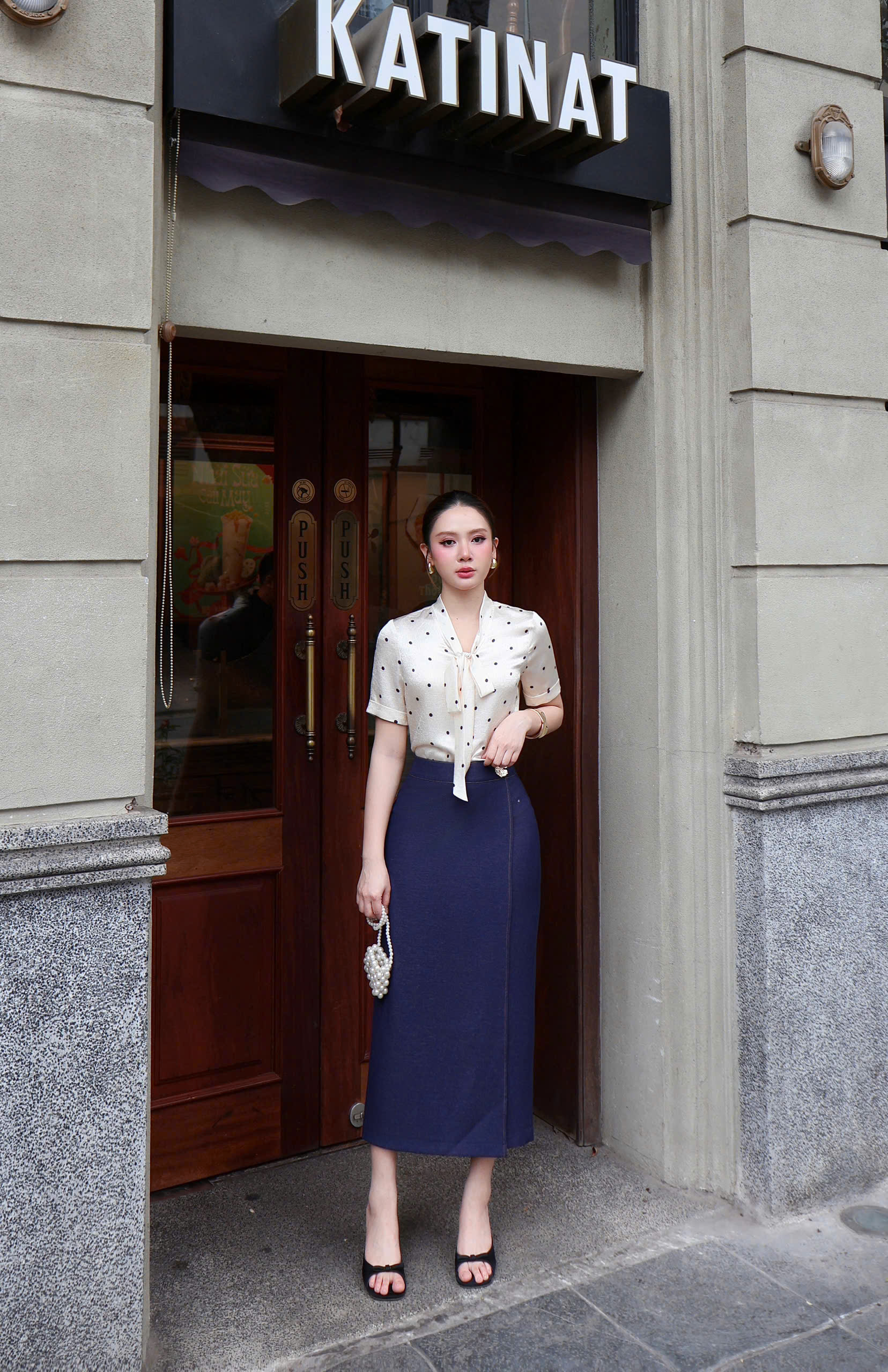 CHÂN VÁY BÚT CHÌ JEAN LỤA XANH TÀ LẬT